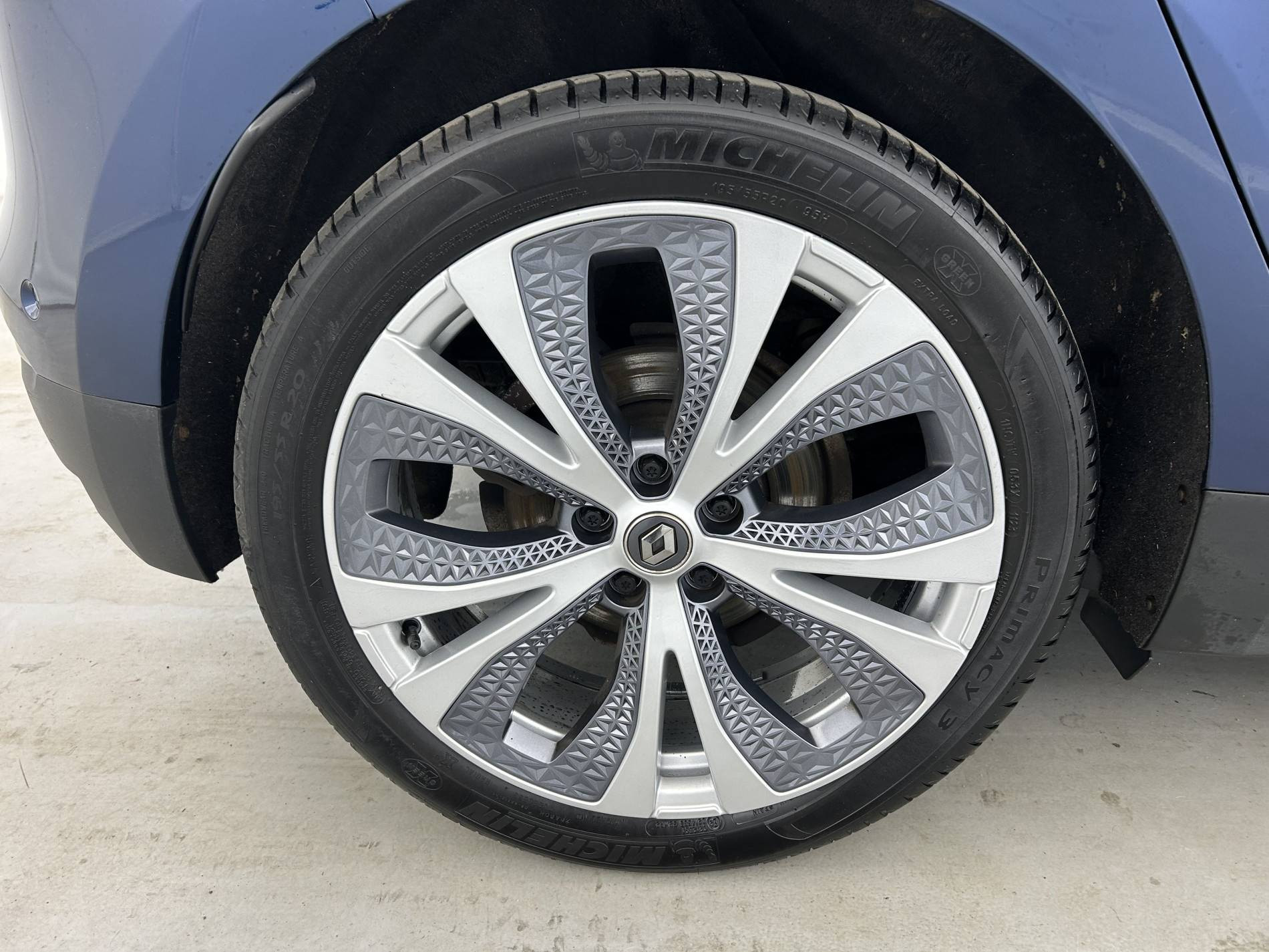 Vente en ligne Renault Scenic 4 Scenic Blue dCi 120 au prix de 16 390 €