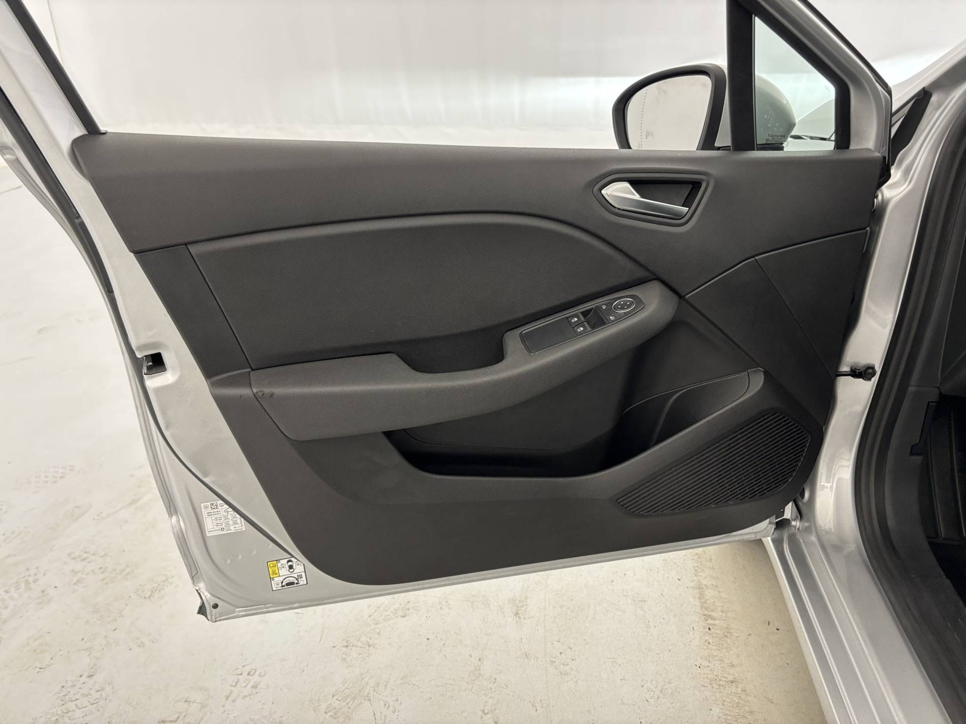 Vente en ligne Renault Clio 5 Clio E-Tech 140 - 21N au prix de 15 990 €