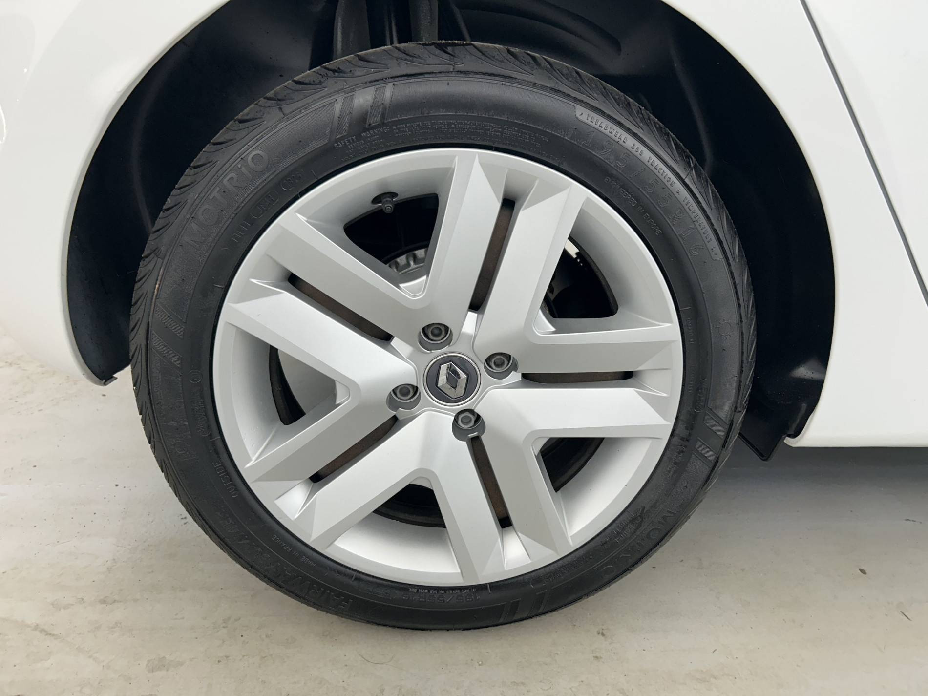 Vente en ligne Renault Clio 5 Clio SCe 75 au prix de 11 990 €