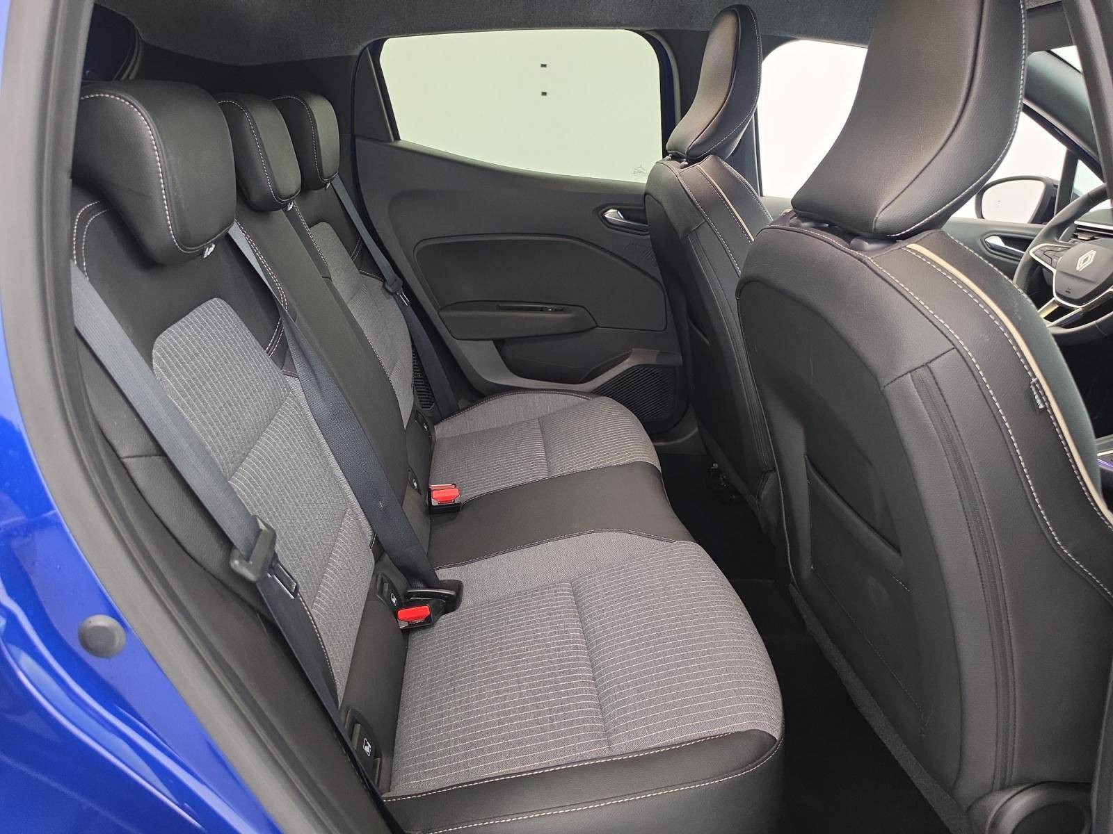 Vente en ligne Renault Clio 5 Clio E-Tech full hybrid 145 ch GSR2 au prix de 21 390 €