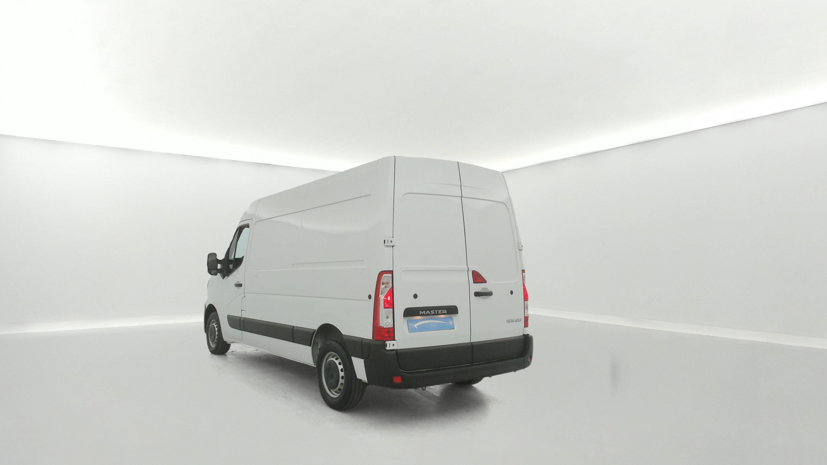 Vente en ligne Renault Master Fourgon MASTER FGN TRAC F3500 L2H2 BLUE DCI 135 au prix de 24 990 €