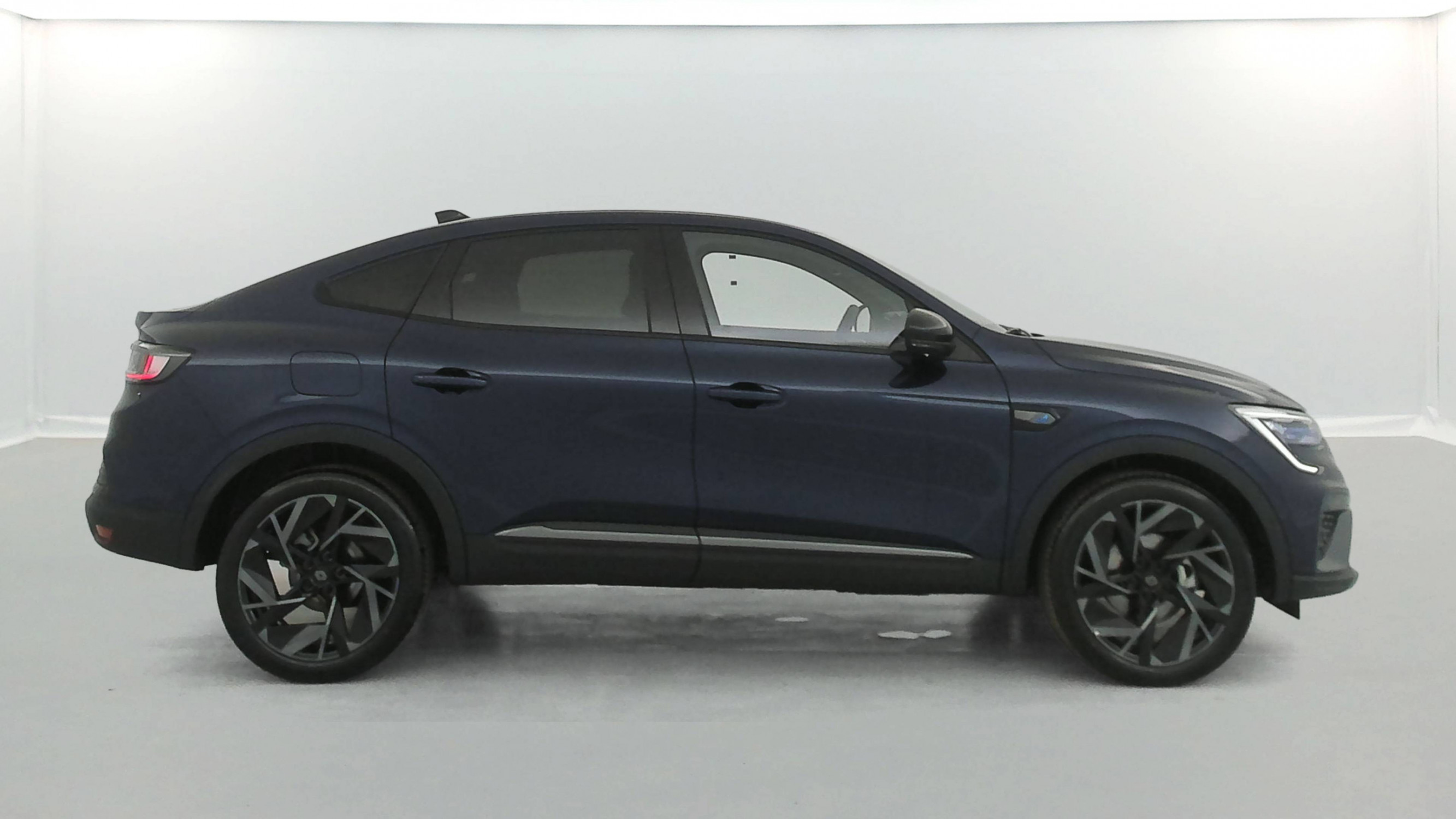 Vente en ligne Renault Arkana  E-Tech full hybrid 145 GSR2 au prix de 28 900 €