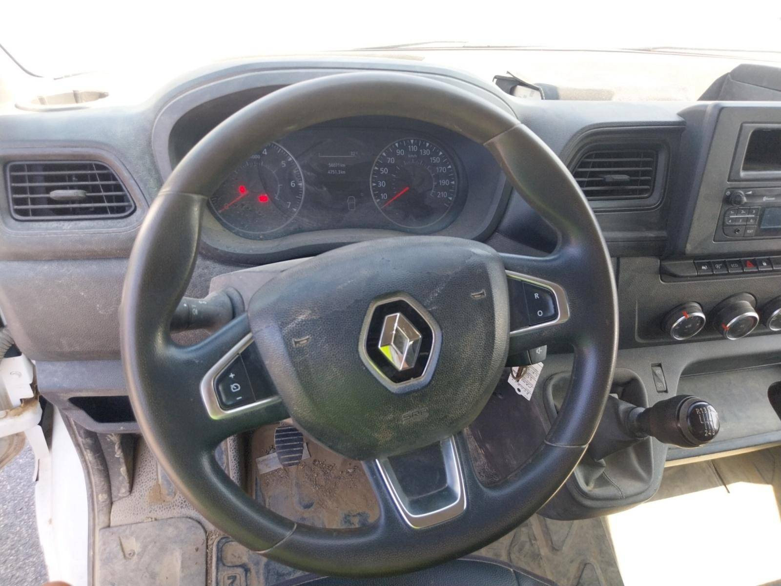 Vente en ligne Renault Master Benne MASTER BENNE PROP RJ3500 L3 COFFRE BLUE DCI 145 EURO VI au prix de 30 900 €
