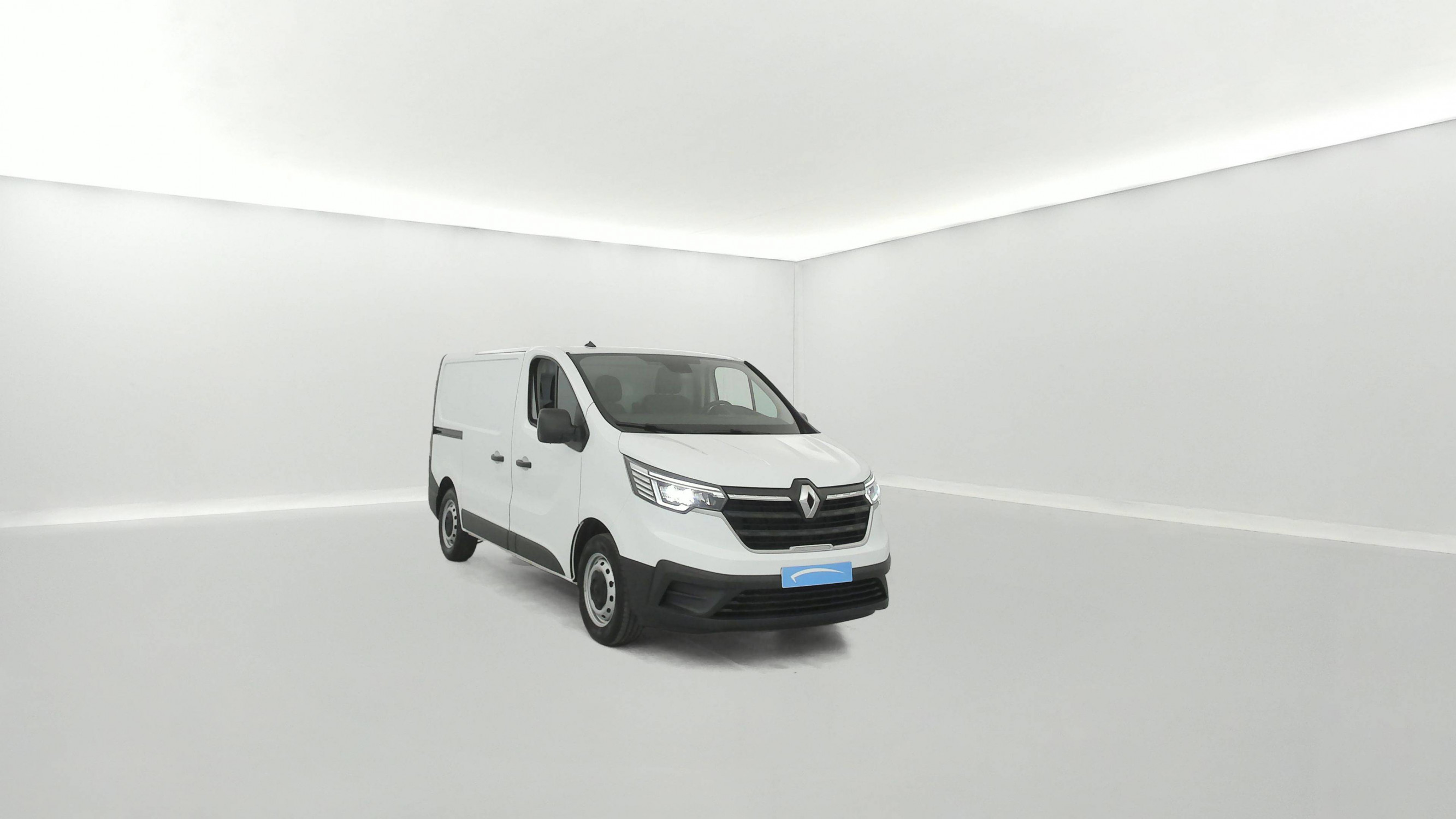 Vente en ligne Renault Trafic 3 Fourgon TRAFIC FG BLUE DCI 130 L1H1 3T GSR2 au prix de 23 990 €