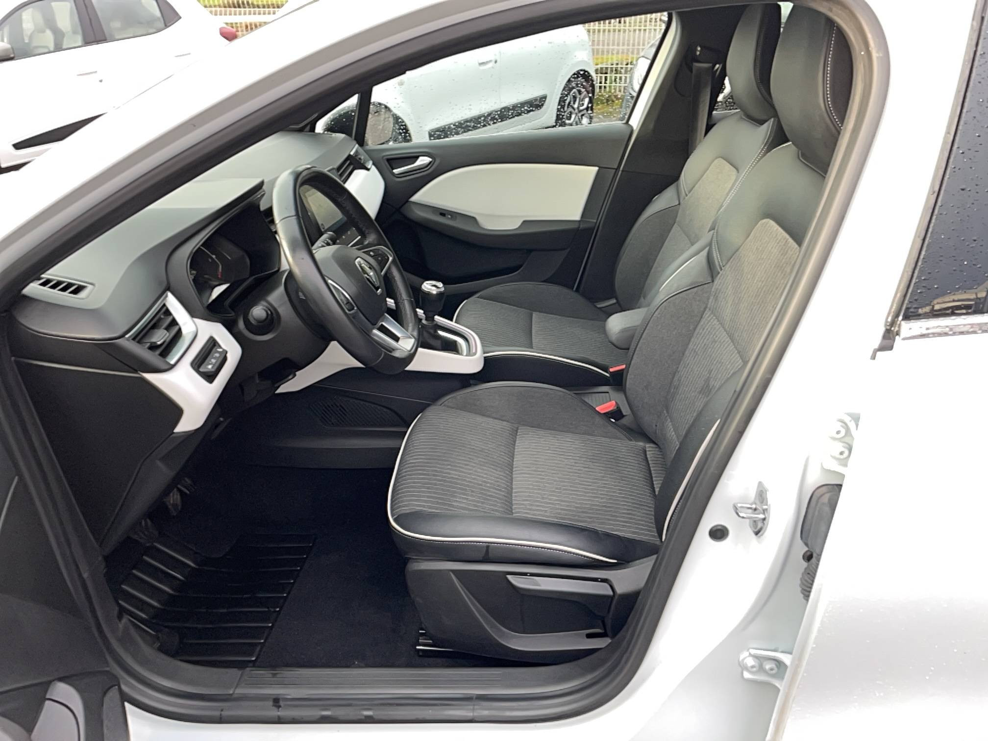 Vente en ligne Renault Clio 5 Clio TCe 90 au prix de 13 990 €