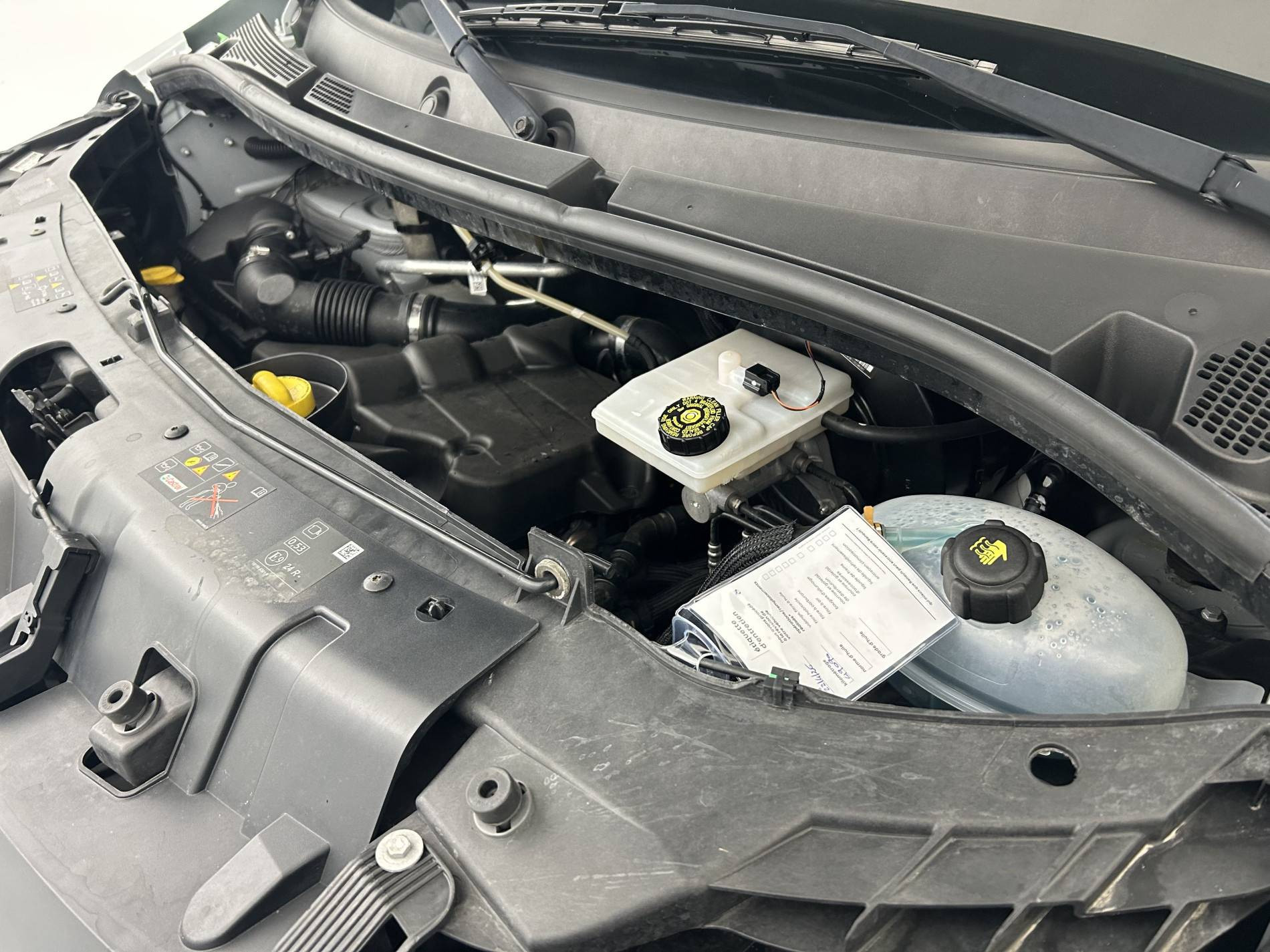 Vente en ligne Renault Master Fourgon MASTER FGN TRAC F3500 L2H2 BLUE DCI 135 au prix de 22 990 €