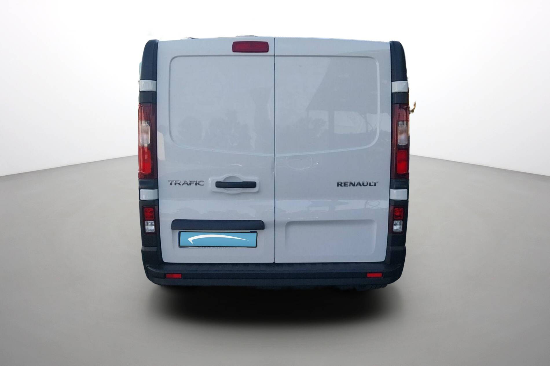 Vente en ligne Renault Trafic 3 Fourgon TRAFIC FG BLUE DCI 130 L1H1 3T GSR2 au prix de 22 990 €