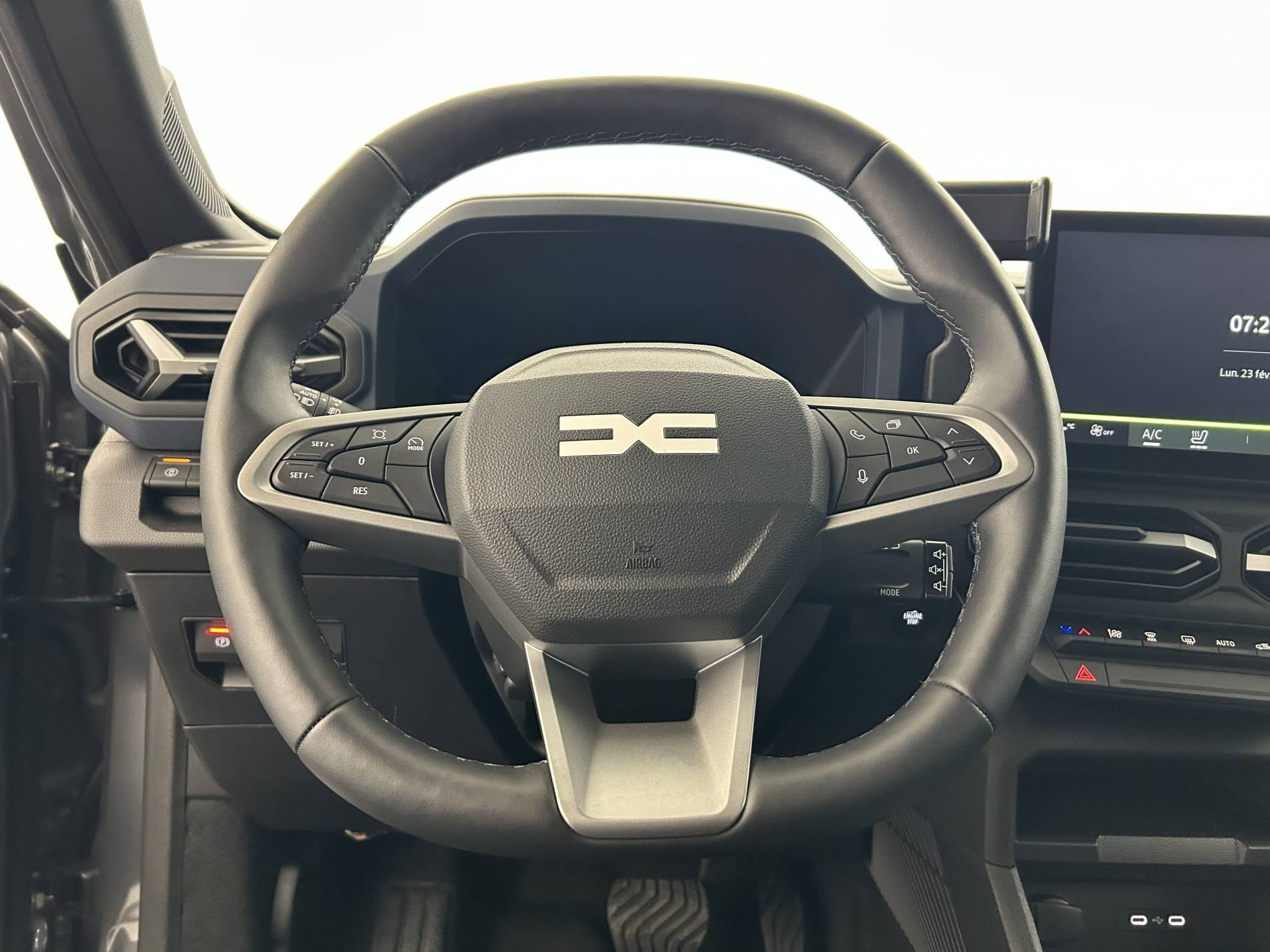 Vente en ligne Dacia Duster  Hybrid 140 au prix de 26 390 €