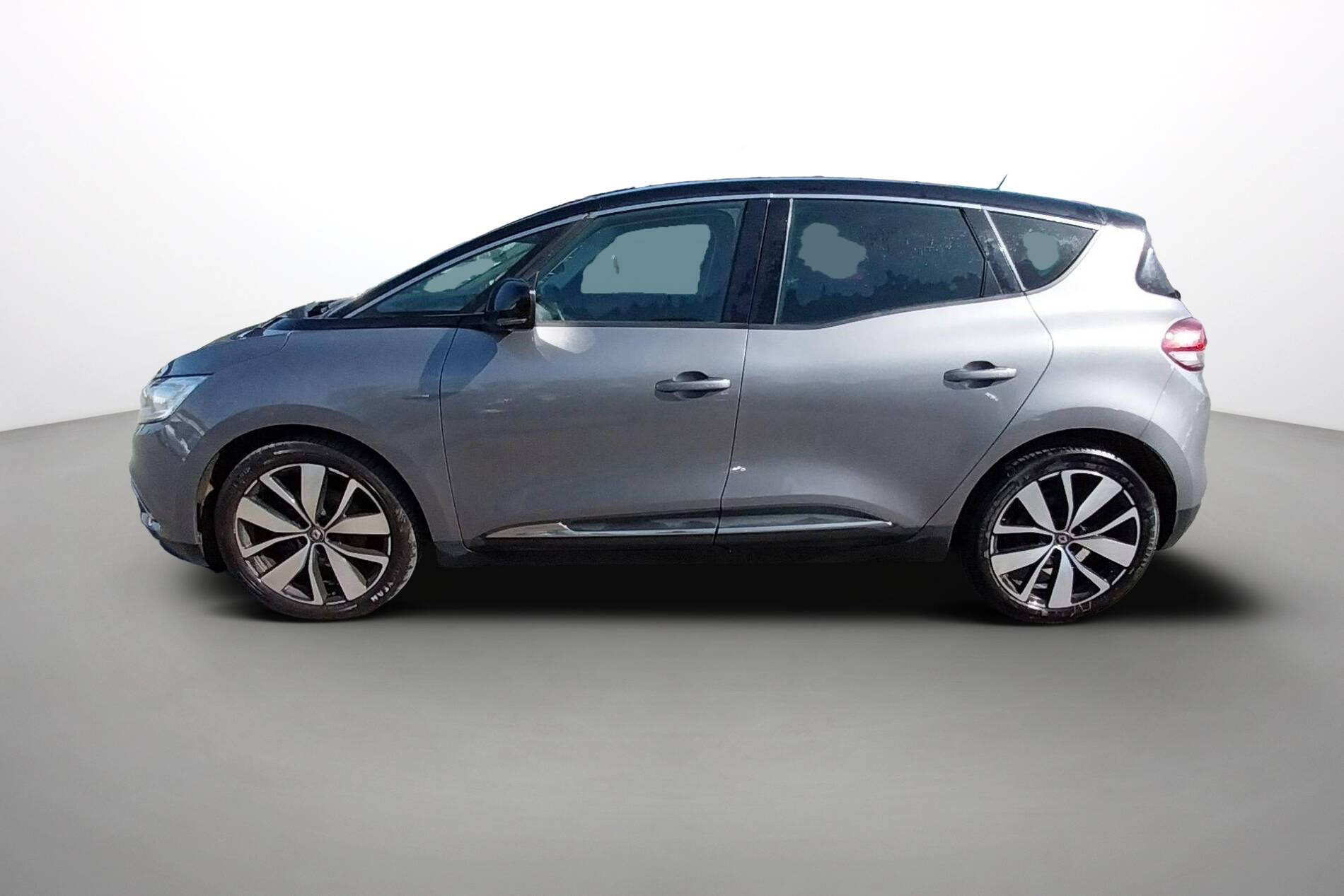 Vente en ligne Renault Scenic 4 Scenic Blue dCi 120 au prix de 14 490 €