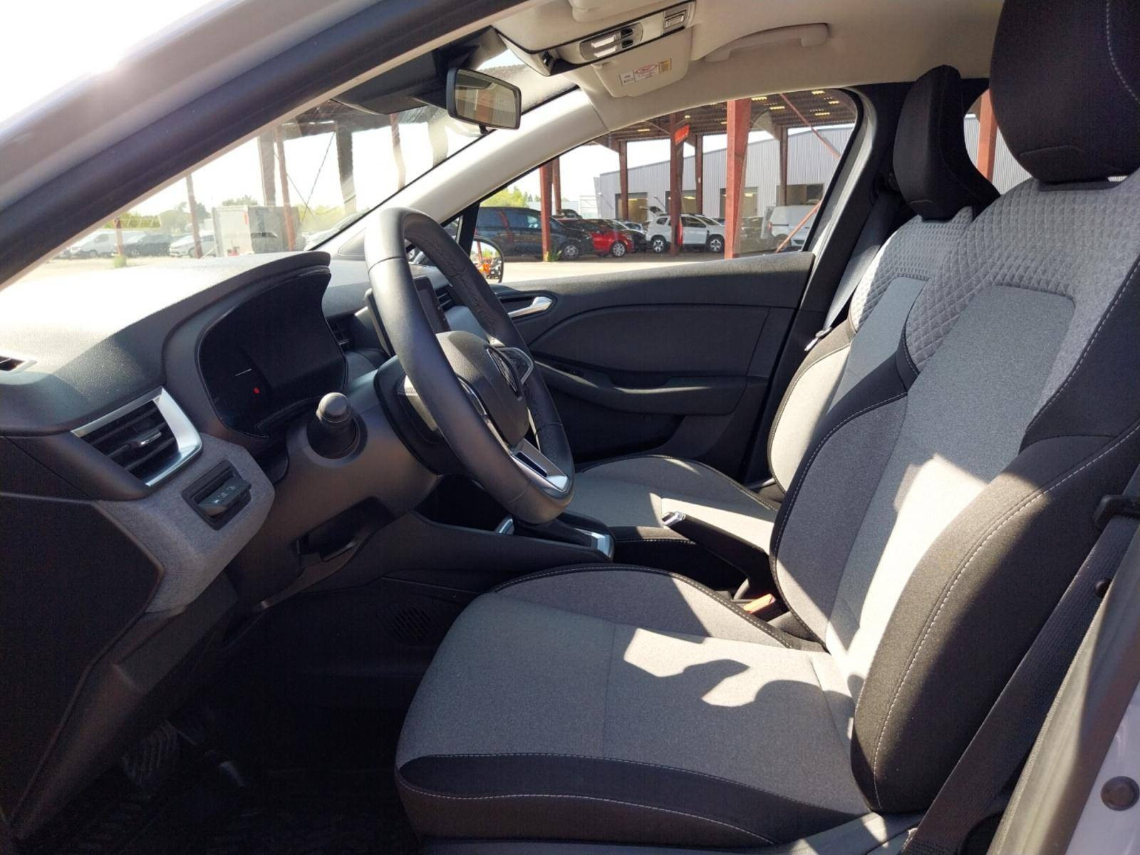 Vente en ligne Renault Clio 5 Clio E-Tech full hybrid 145 au prix de 18 991 €
