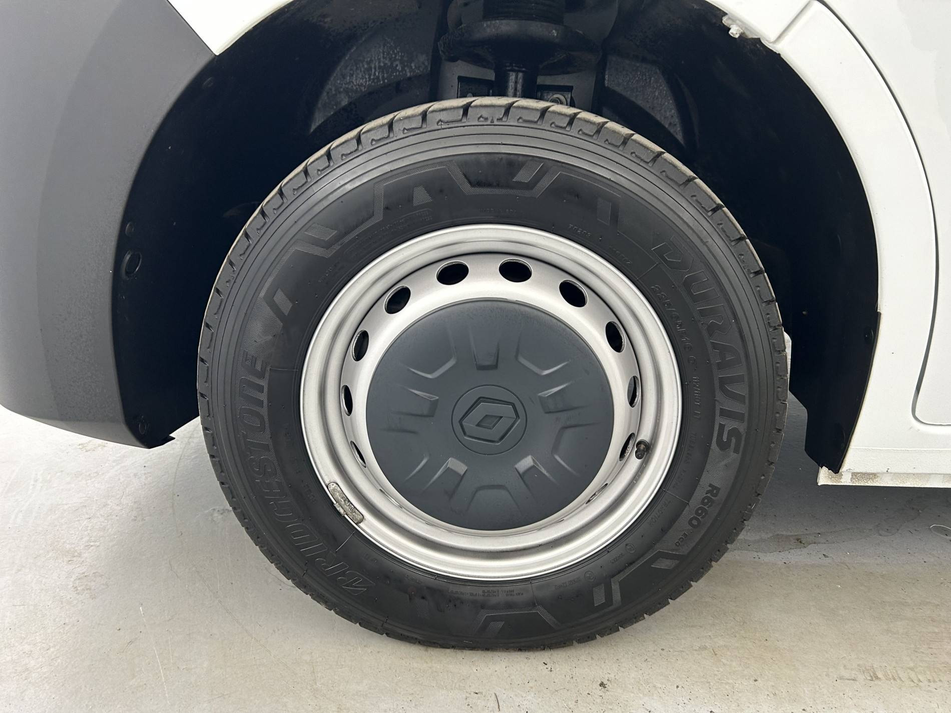 Vente en ligne Renault Master Fourgon MASTER FGN TRAC F3500 L2H2 BLUE DCI 135 au prix de 23 880 €
