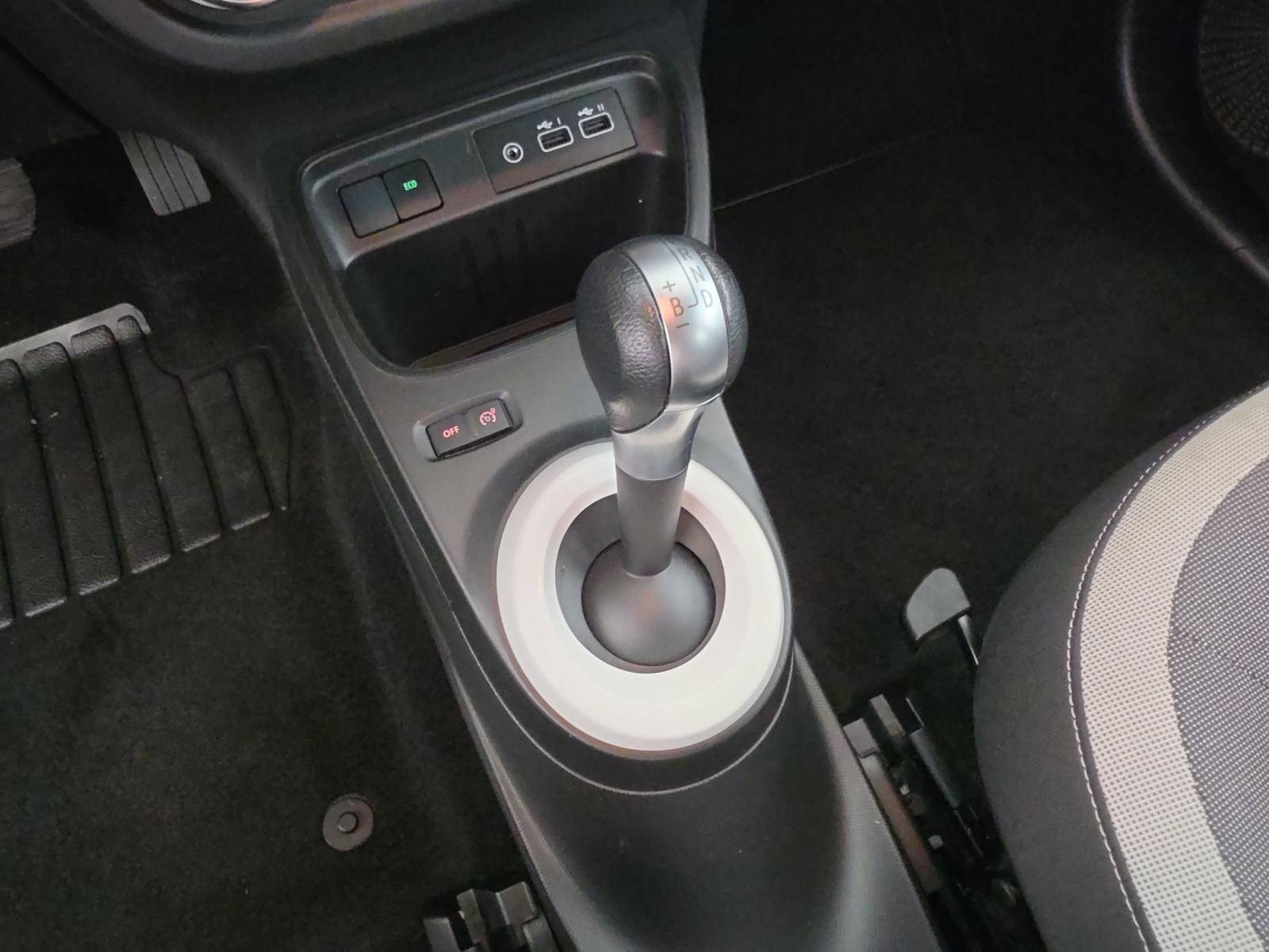 Vente en ligne Renault Twingo Electrique Twingo III E-Tech au prix de 12 990 €