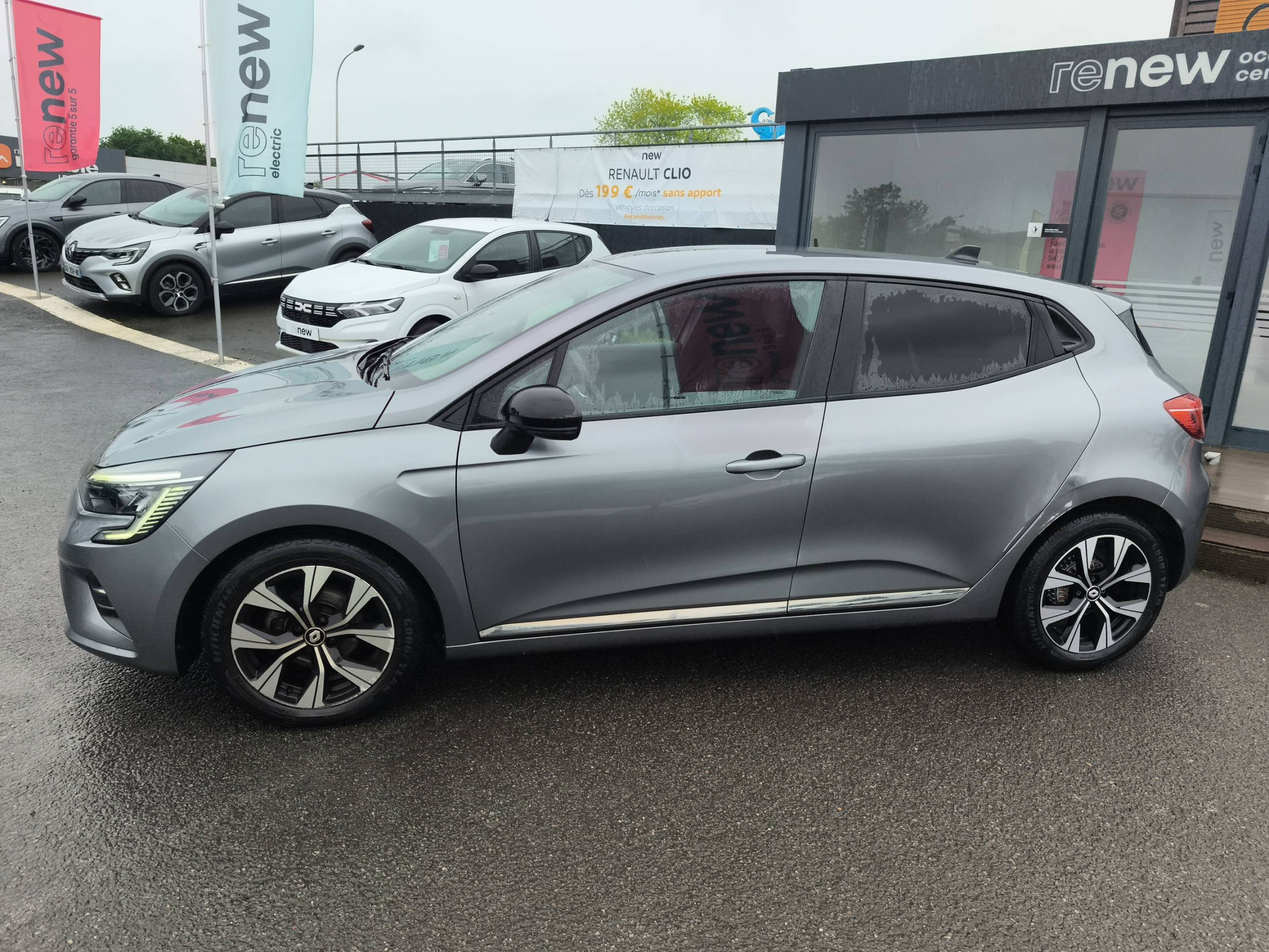 Vente en ligne Renault Clio 5 Clio TCe 100 GPL au prix de 13 990 €