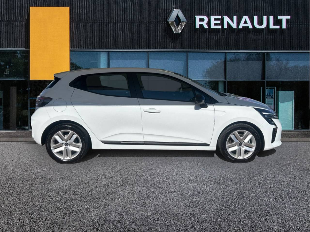 Vente en ligne Renault Clio 5 Clio E-Tech full hybrid 145 ch GSR2 au prix de 20 490 €