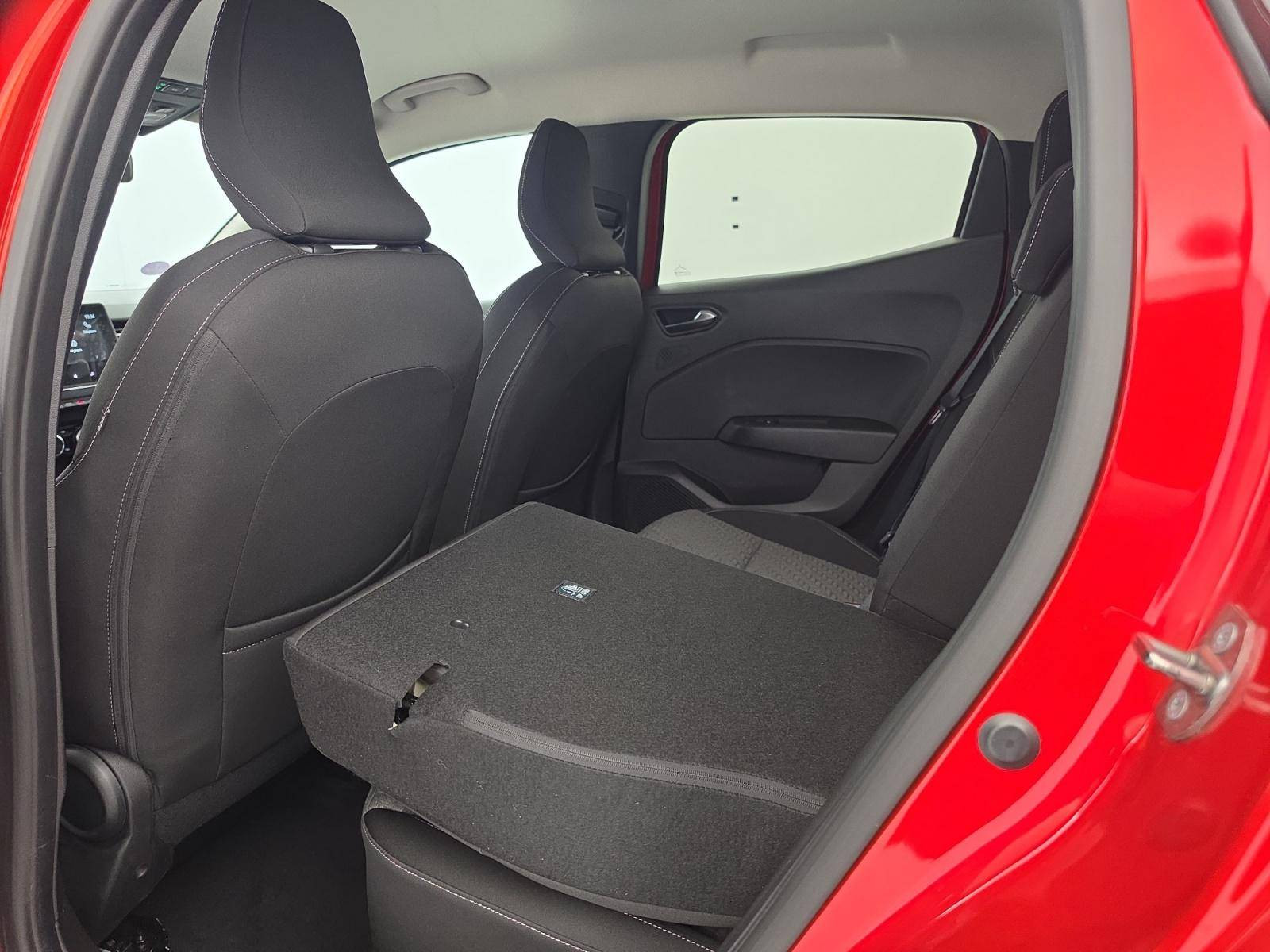 Vente en ligne Renault Clio 5 Clio E-Tech full hybrid 145 au prix de 17 990 €