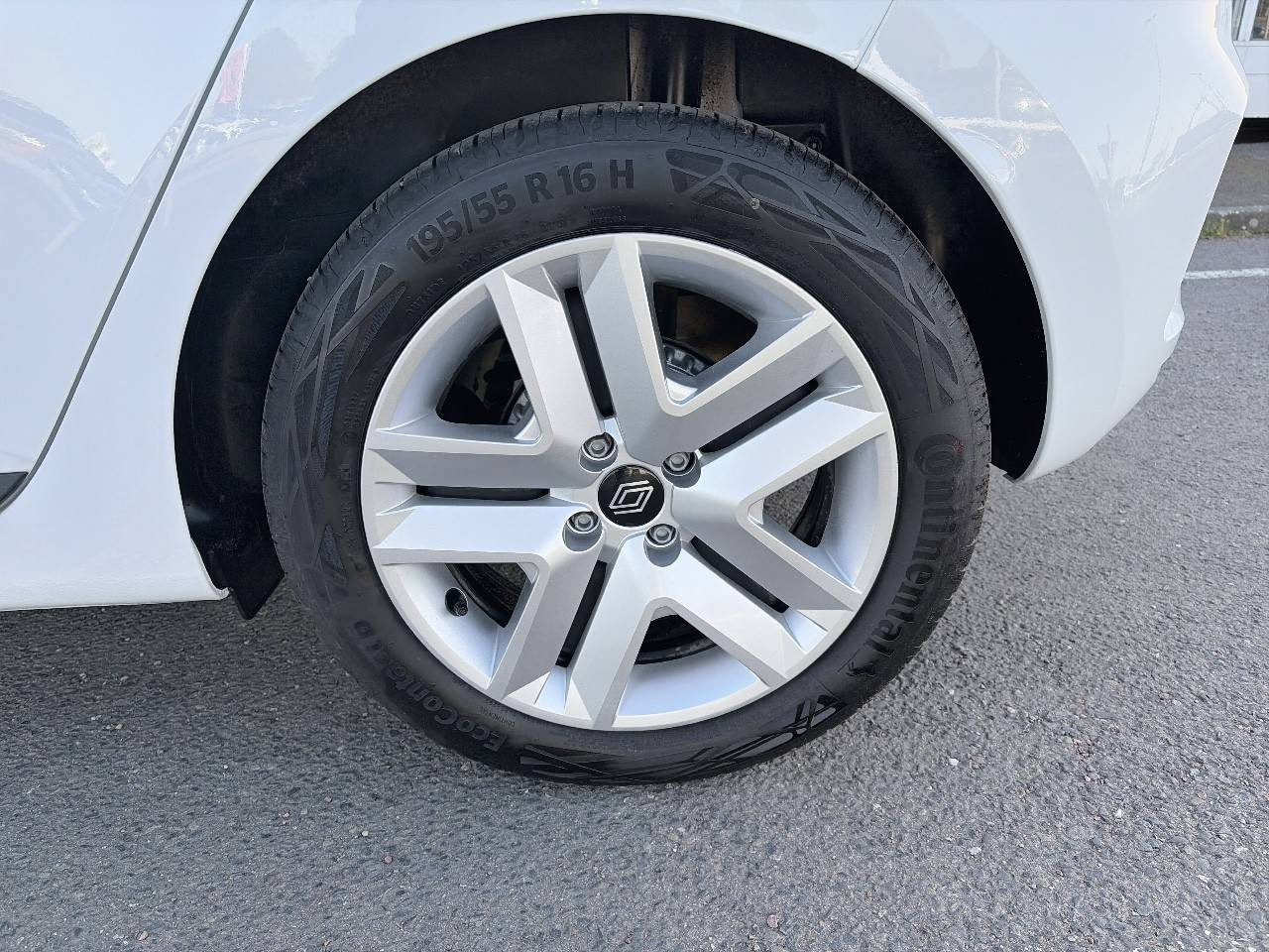 Vente en ligne Renault Clio 5 Clio TCe 90 au prix de 14 990 €