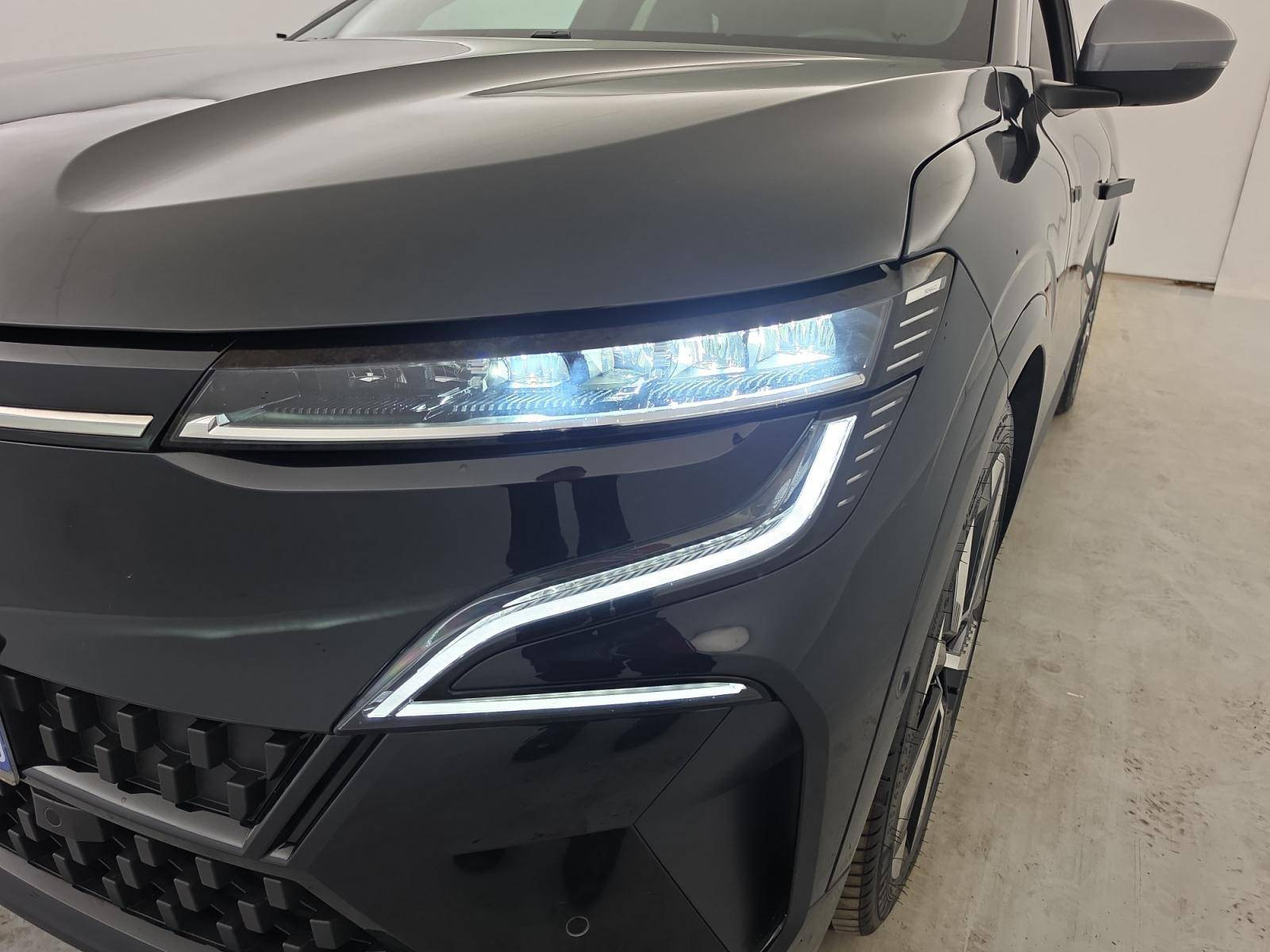 Vente en ligne Renault Megane E-Tech  EV60 220 ch super charge au prix de 25 900 €