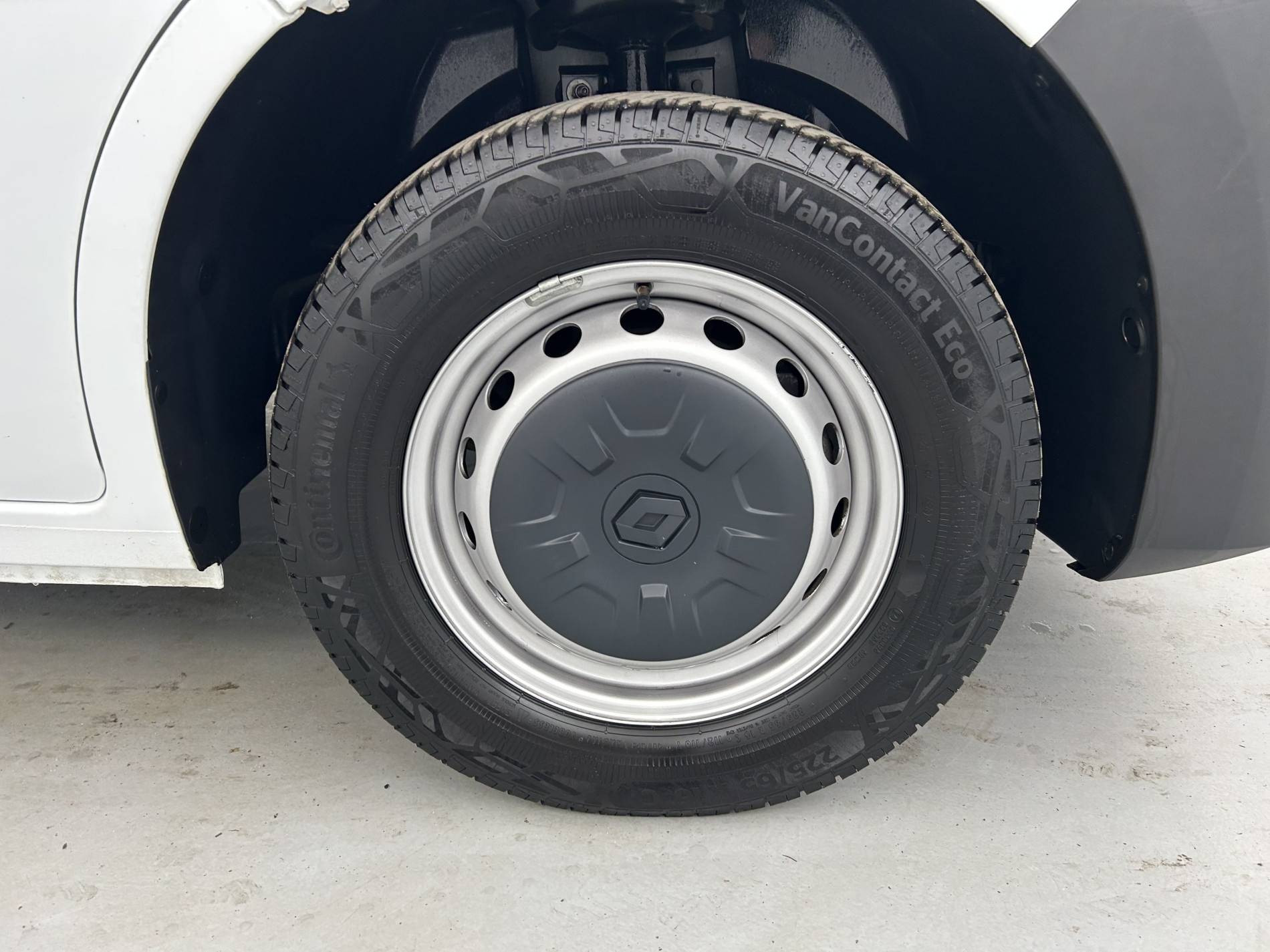 Vente en ligne Renault Master Fourgon MASTER FGN TRAC F3500 L3H3 BLUE DCI 135 au prix de 29 990 €