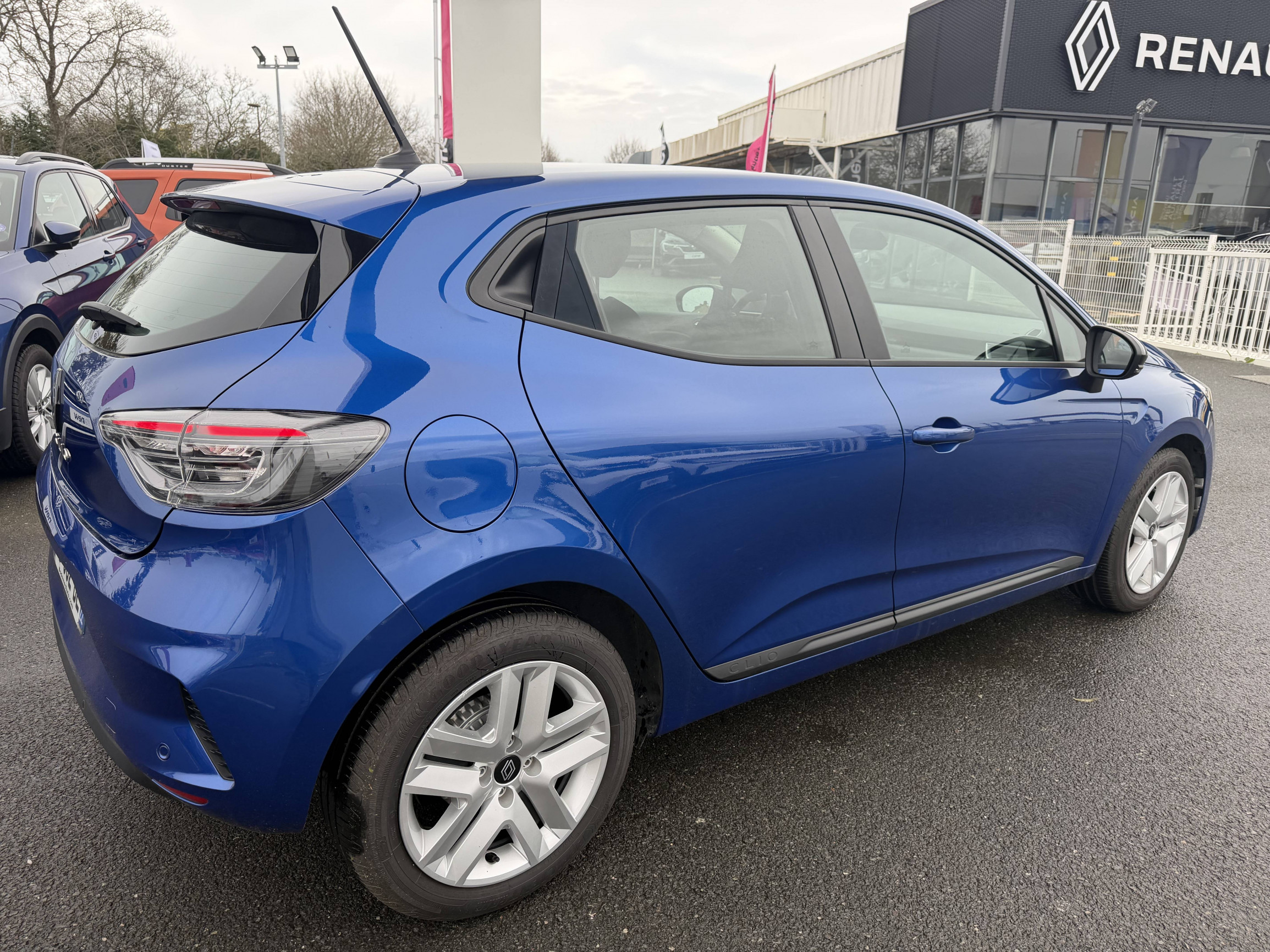 Vente en ligne Renault Clio 5 Clio TCe 90 ch GSR2 au prix de 15 390 €