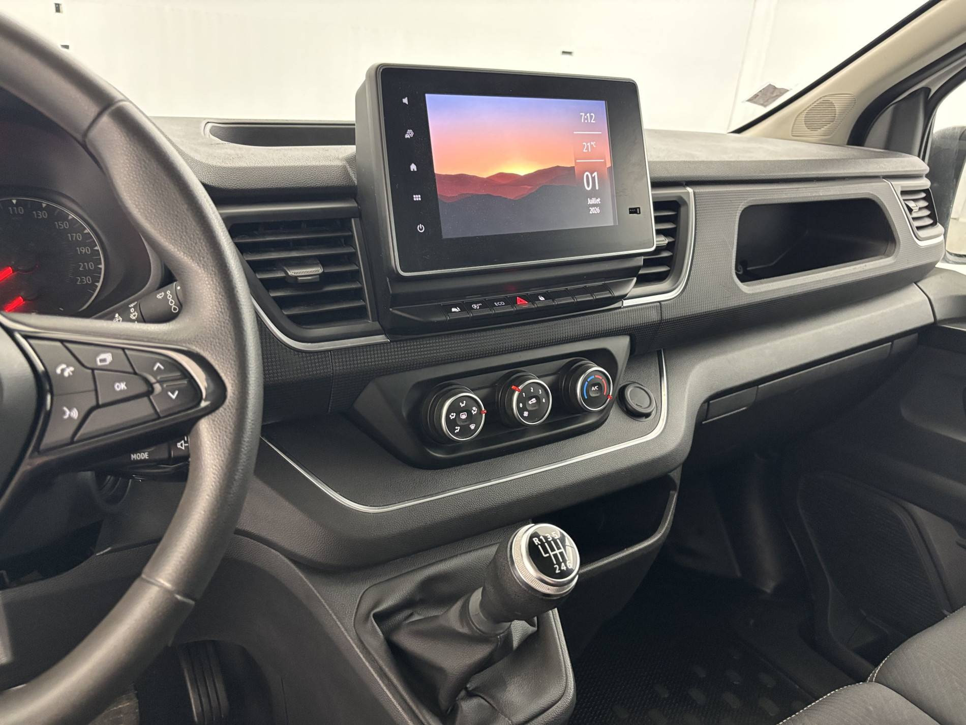 Vente en ligne Renault Trafic 3 Fourgon TRAFIC FGN L2H1 3000 KG BLUE DCI 130 au prix de 22 490 €