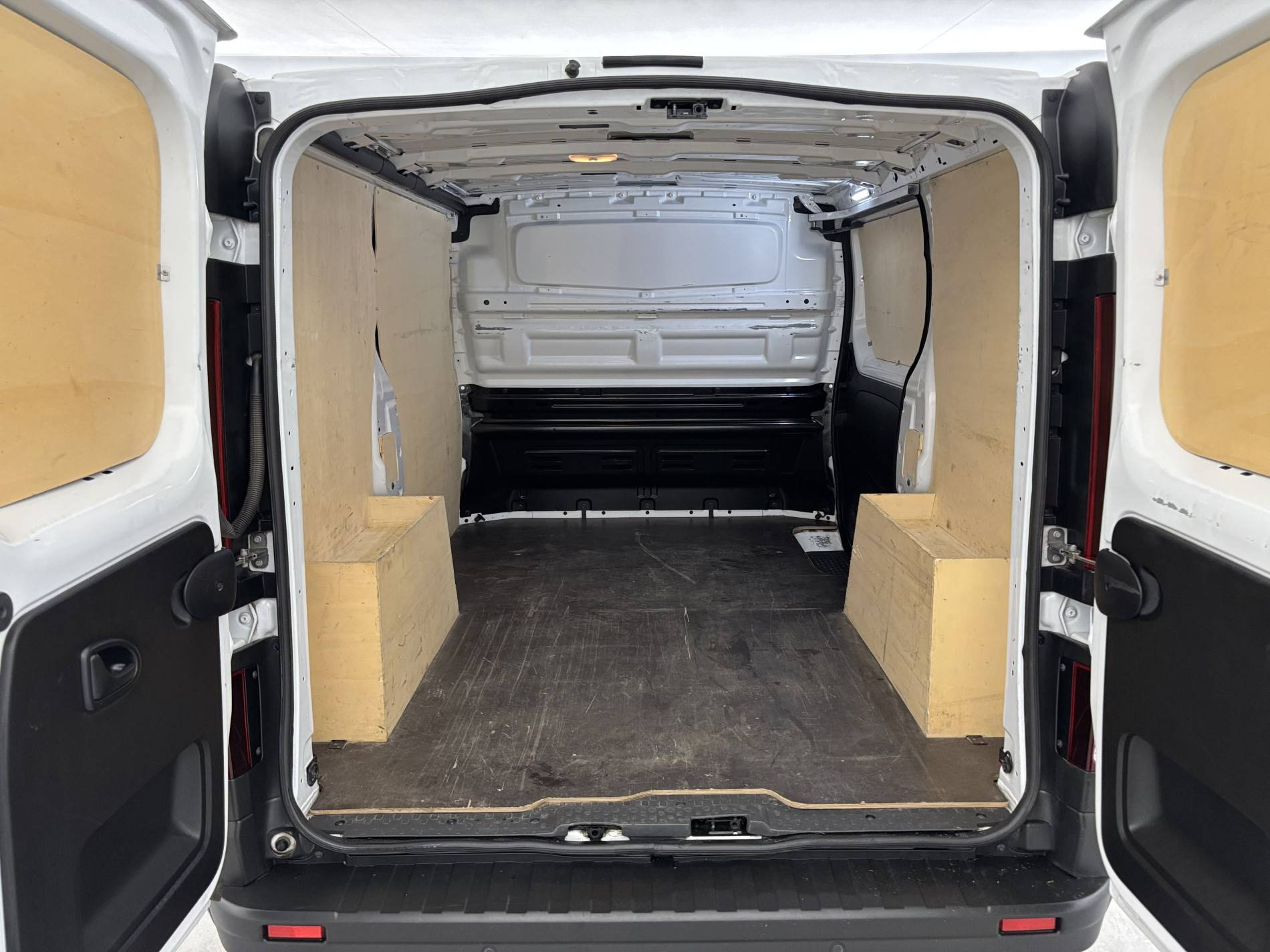 Vente en ligne Renault Trafic 3 Fourgon TRAFIC FG BLUE DCI 130 L1H1 3T GSR2 au prix de 22 990 €