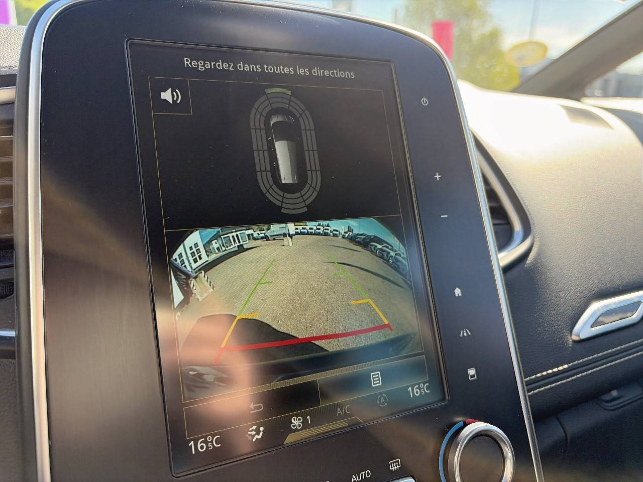 Vente en ligne Renault Grand Scenic 4 Grand Scenic Blue dCi 120 EDC au prix de 15 990 €