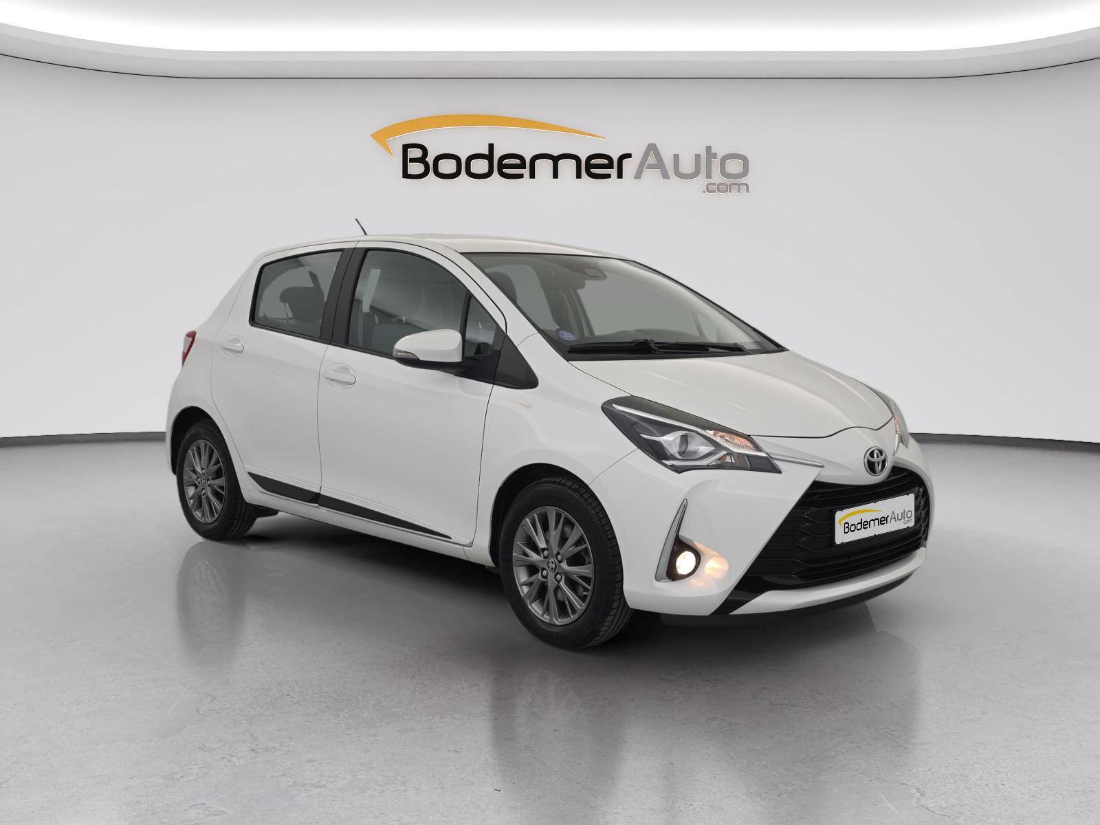 Vente en ligne Toyota Yaris Yaris Pro 110 VVT-i CVT au prix de 12 990 €