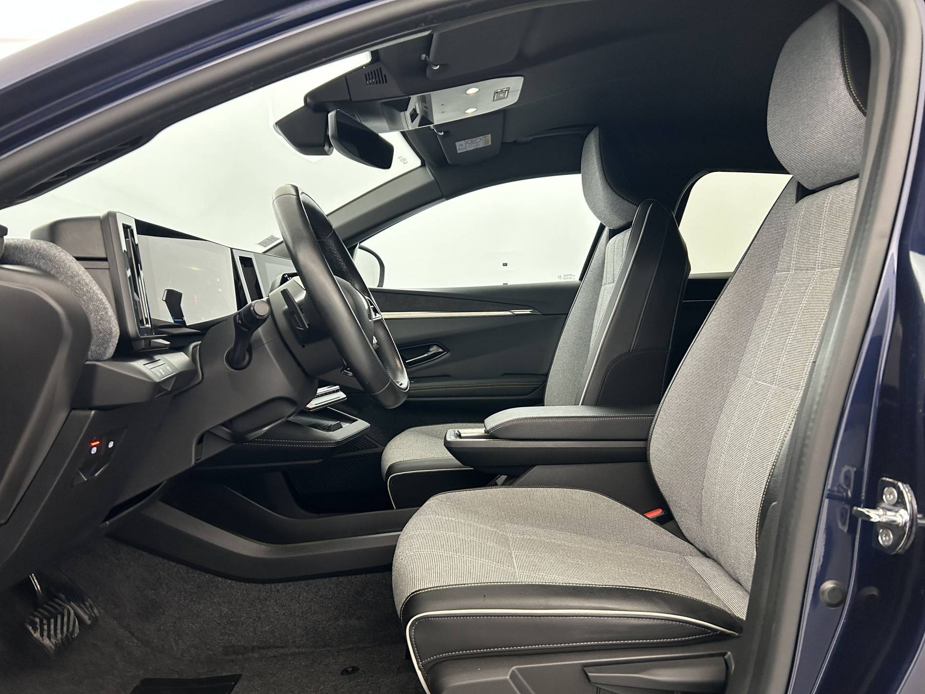 Vente en ligne Renault Megane E-Tech  EV40 130ch standard charge au prix de 18 490 €
