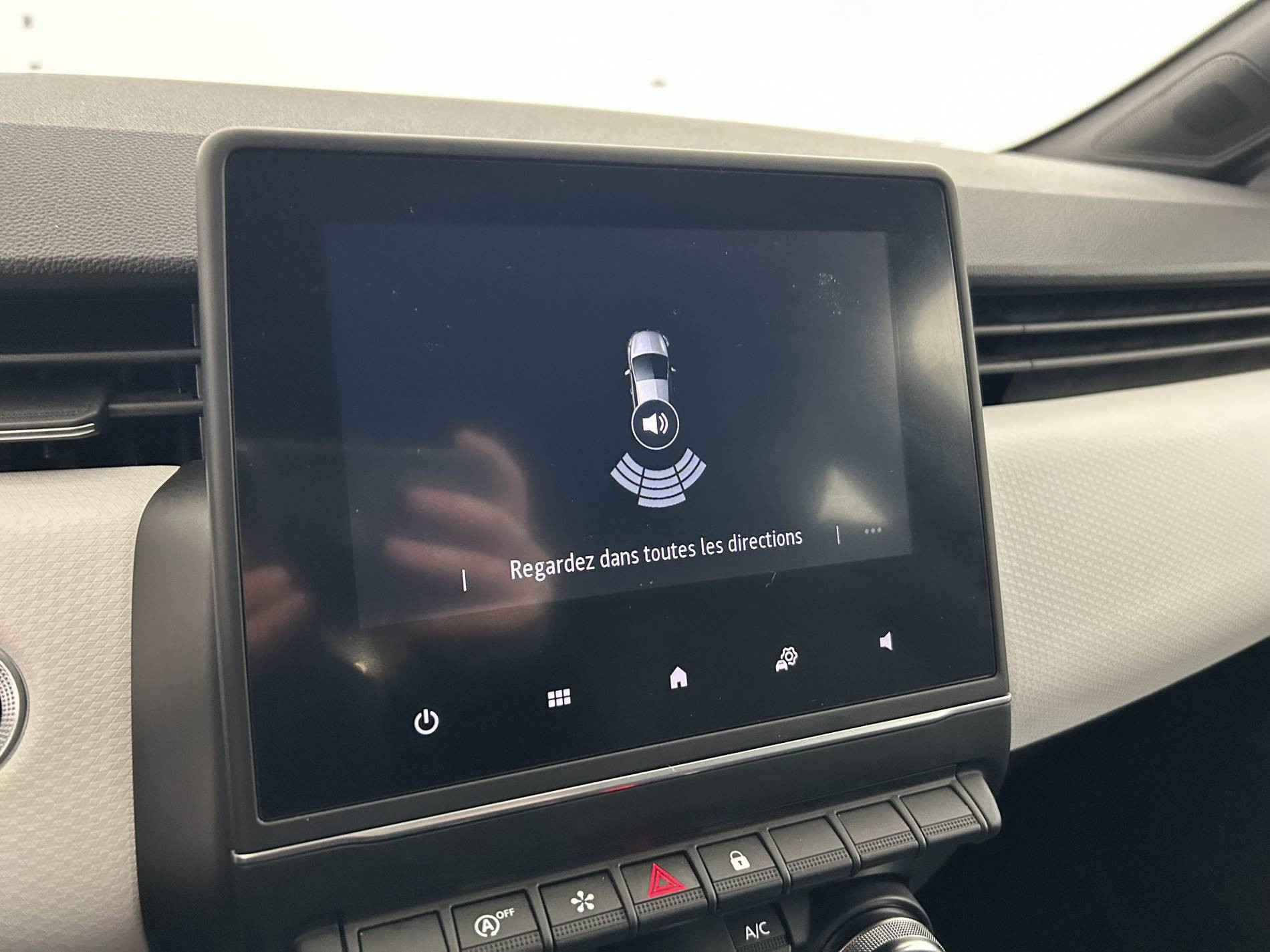 Vente en ligne Renault Clio 5 Clio TCe 90 - 21N au prix de 15 990 €