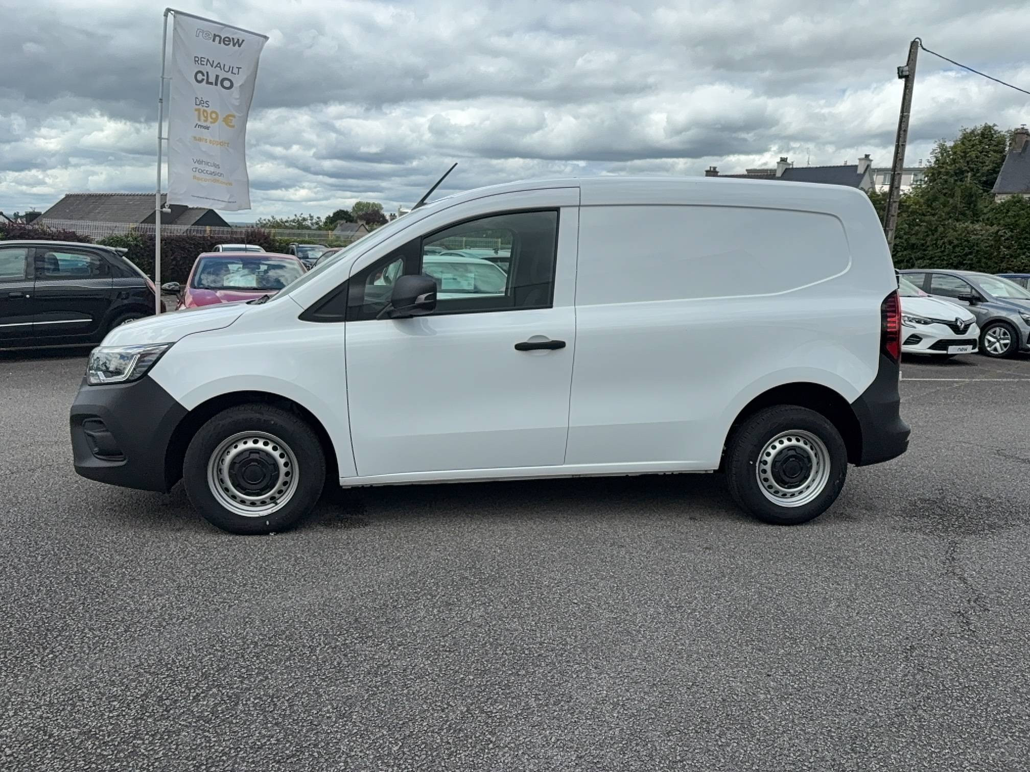 Vente en ligne Renault Kangoo Van  FG TOLE DCI 95 L1 AUTO au prix de 24 990 €