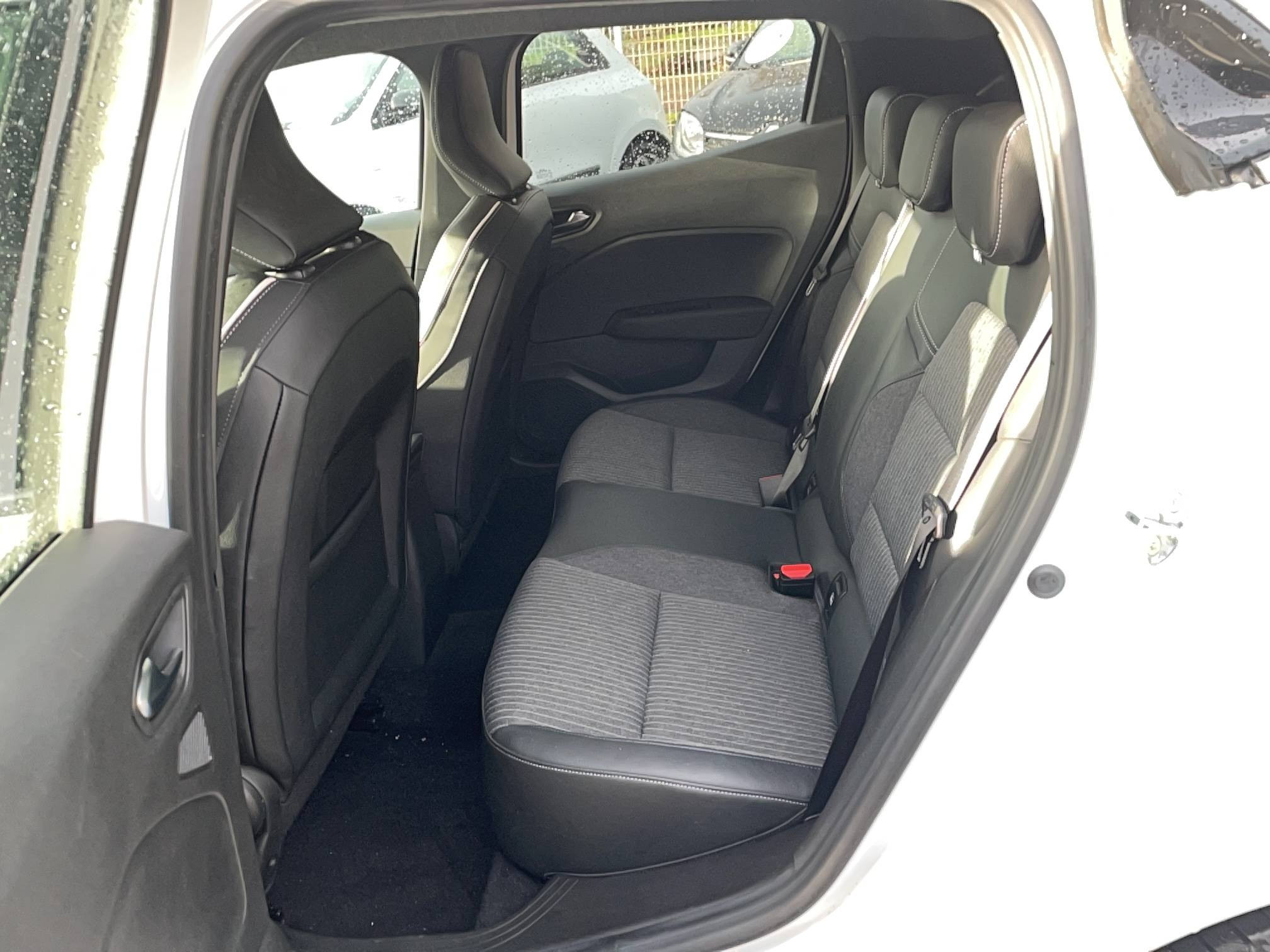 Vente en ligne Renault Clio 5 Clio TCe 90 au prix de 13 990 €