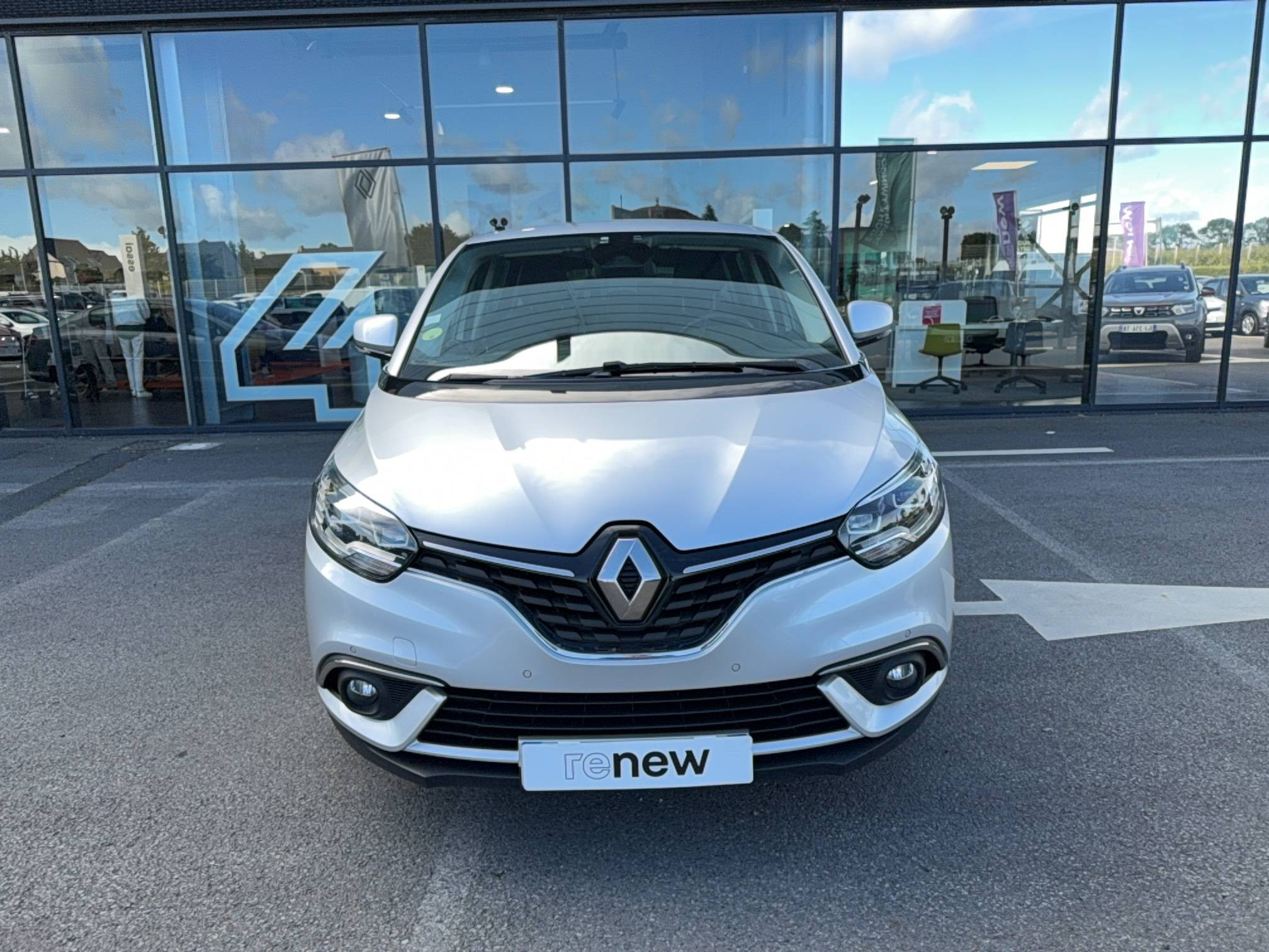 Vente en ligne Renault Grand Scenic 4 Grand Scenic Blue dCi 120 EDC au prix de 14 490 €