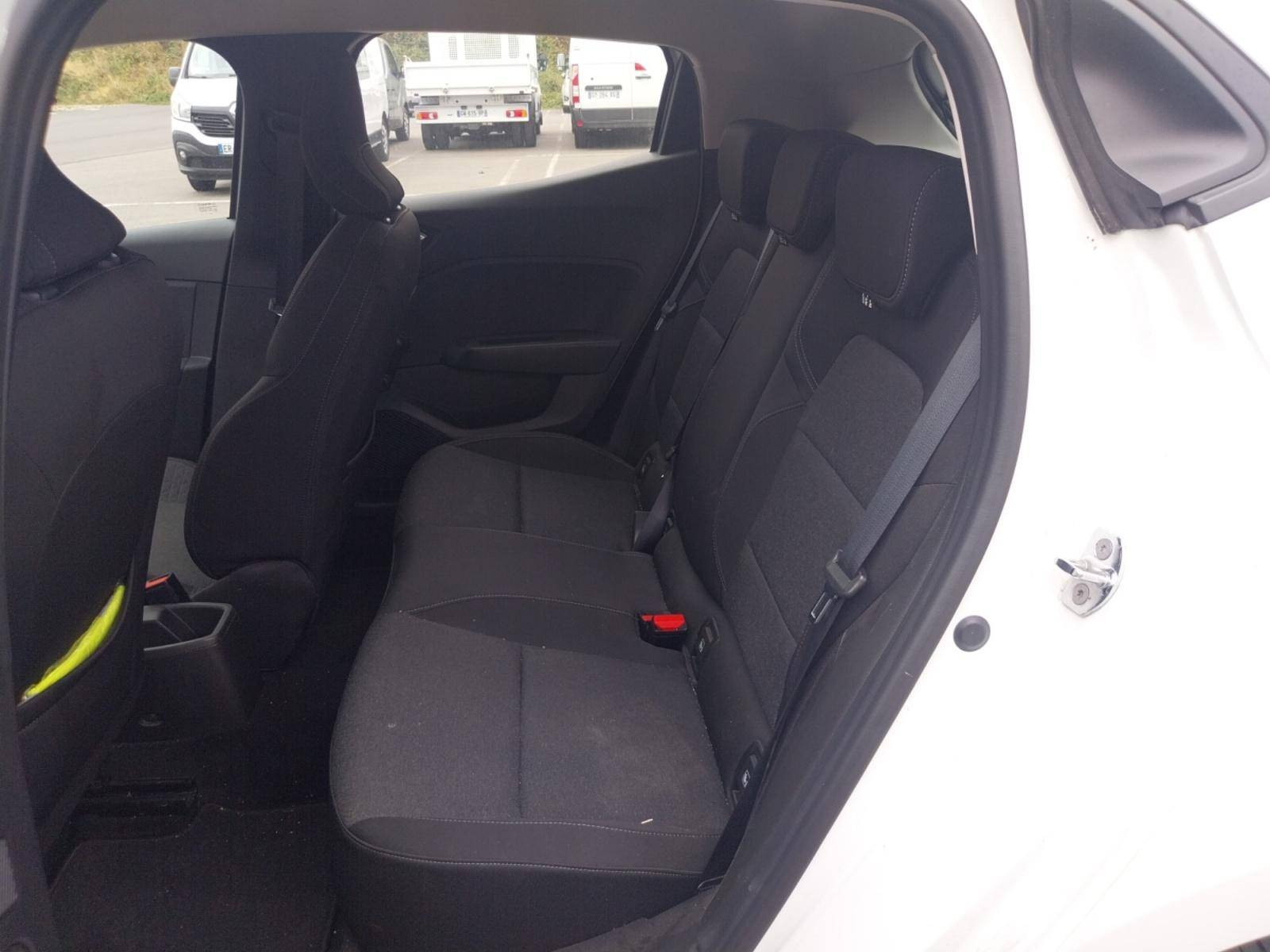 Vente en ligne Renault Clio 5 Clio TCe 90 - 21N au prix de 12 490 €