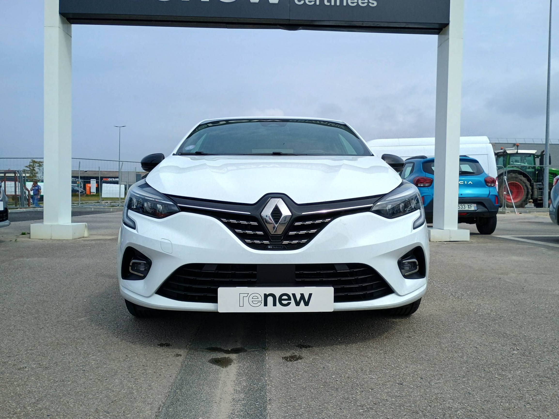 Vente en ligne Renault Clio 5 Clio E-Tech full hybrid 145 au prix de 16 990 €
