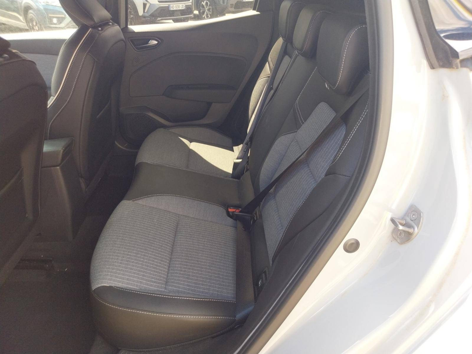 Vente en ligne Renault Clio 5 Clio E-Tech full hybrid 145 au prix de 18 390 €