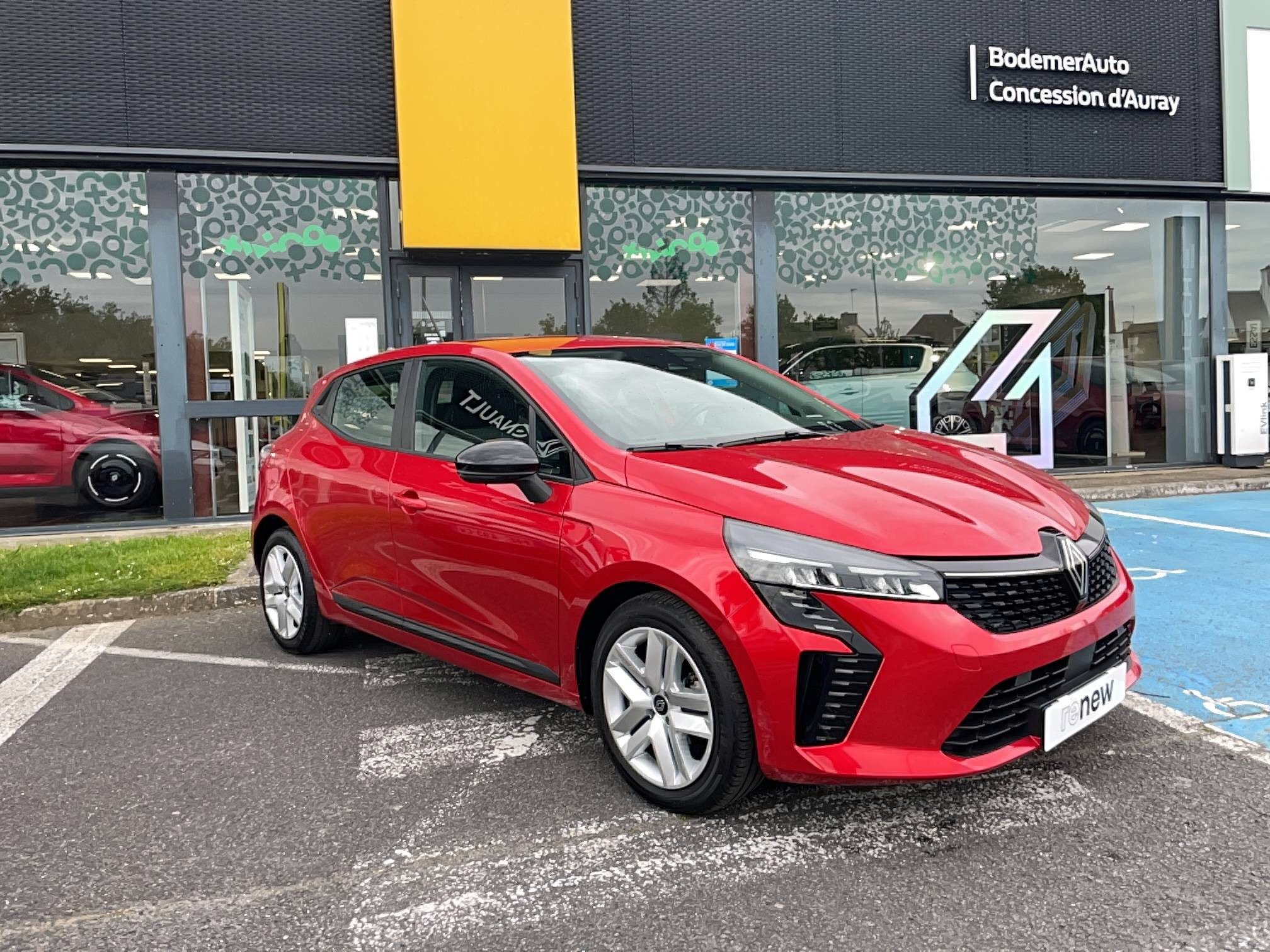 Vente en ligne Renault Clio 5 Clio TCe 90 au prix de 15 990 €