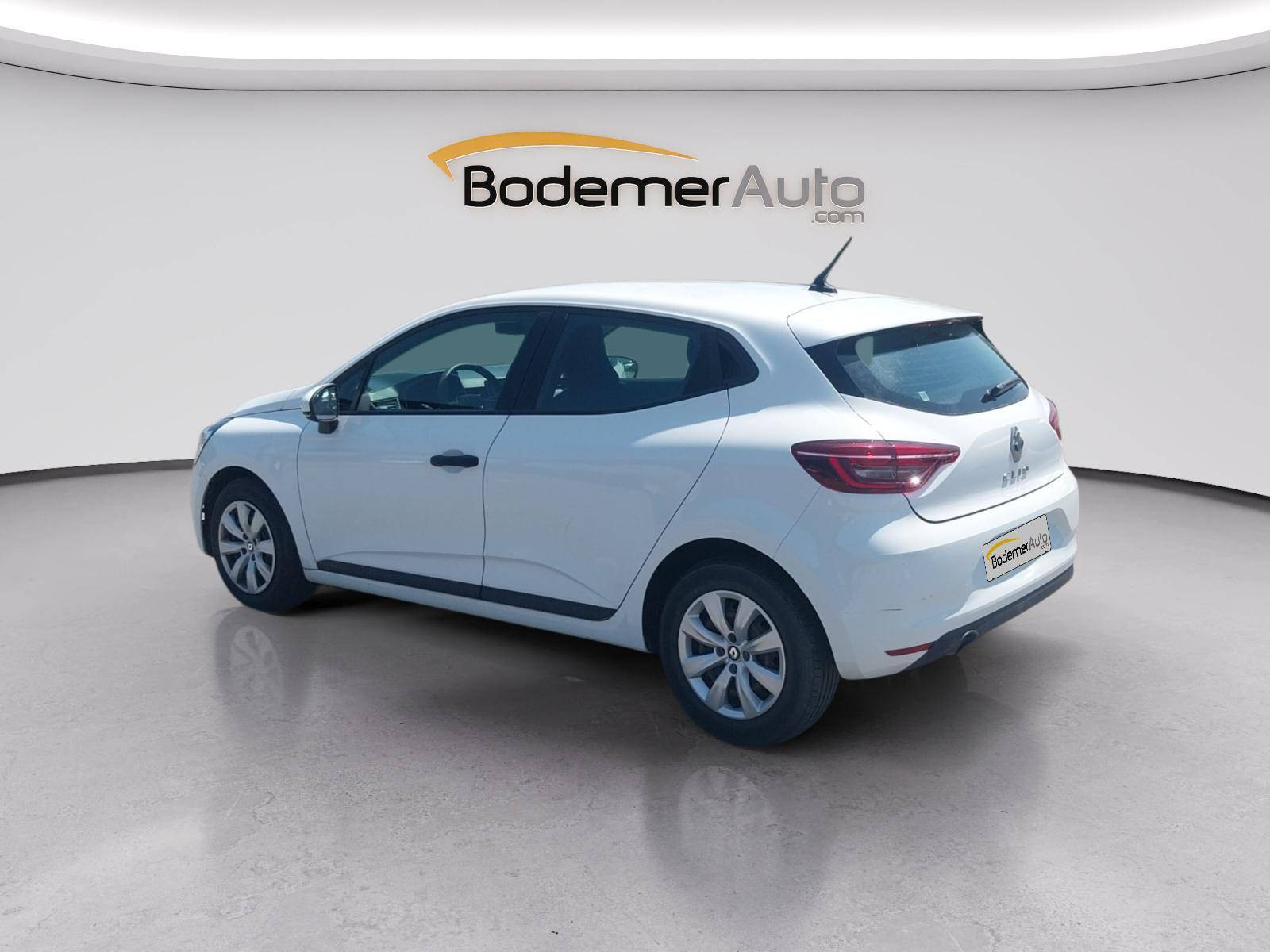 Vente en ligne Renault Clio 5 CLIO SOCIETE BLUE DCI 100 - 21N au prix de 11 990 €