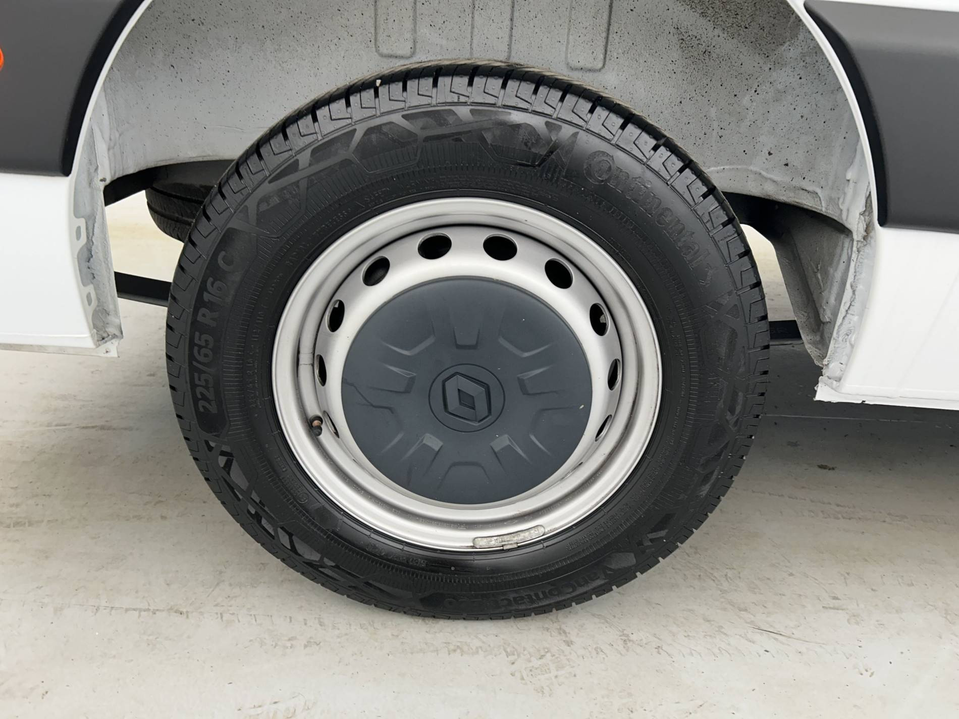 Vente en ligne Renault Master Fourgon MASTER FGN TRAC F3500 L3H3 BLUE DCI 135 au prix de 28 790 €