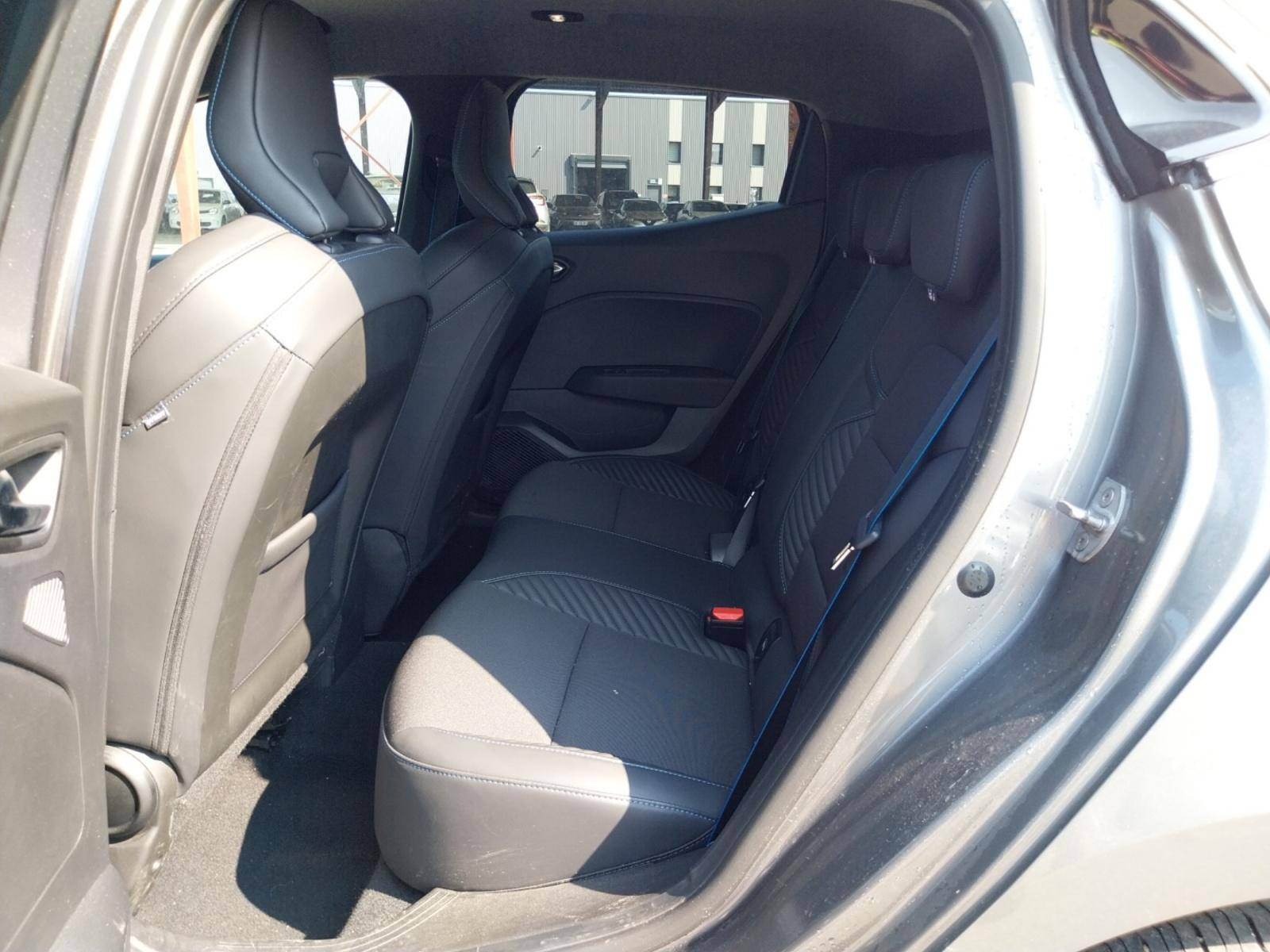 Vente en ligne Renault Clio 5 Clio TCe 90 ch GSR2 au prix de 18 791 €