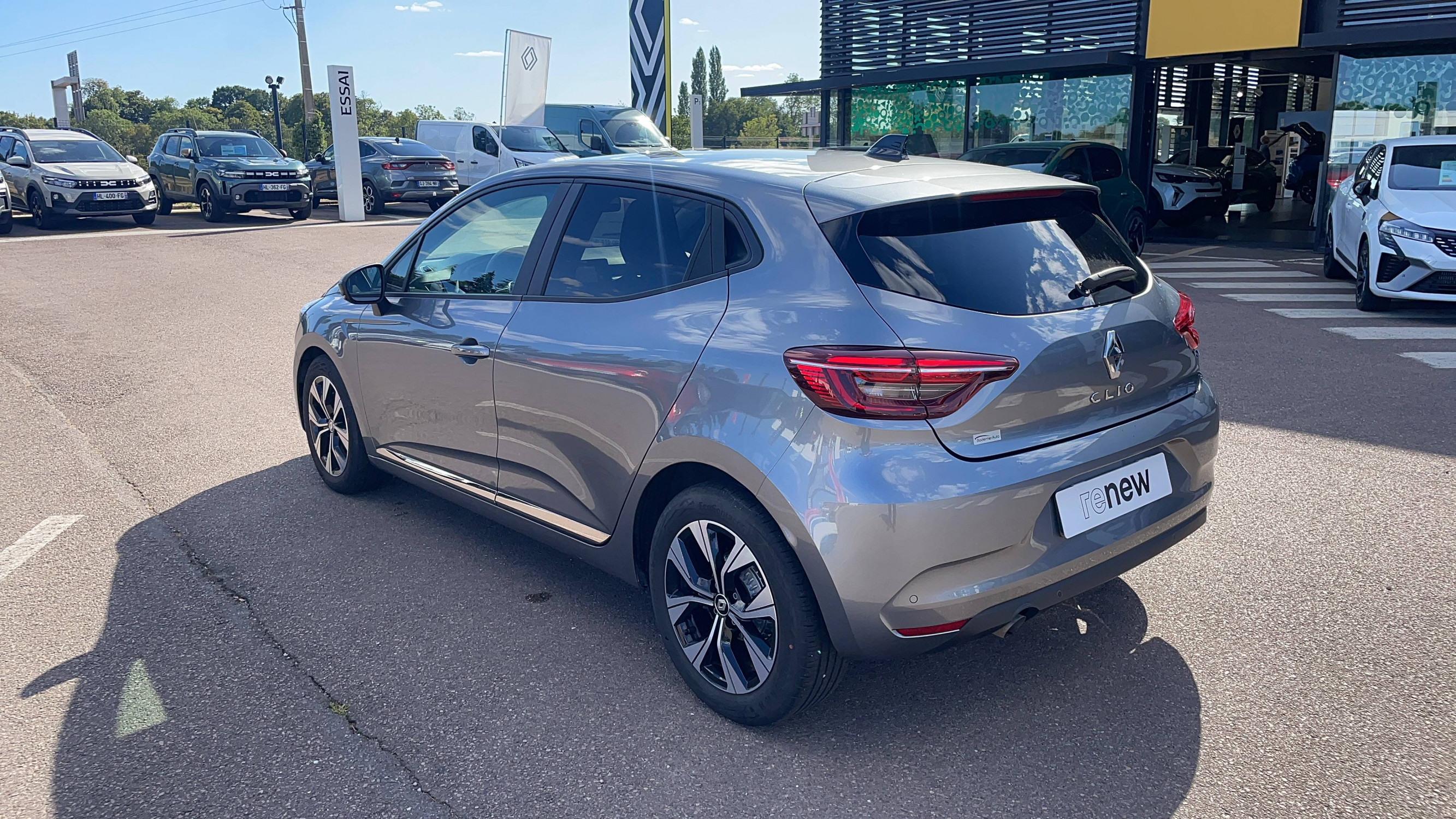Vente en ligne Renault Clio 5 Clio TCe 100 GPL au prix de 14 990 €