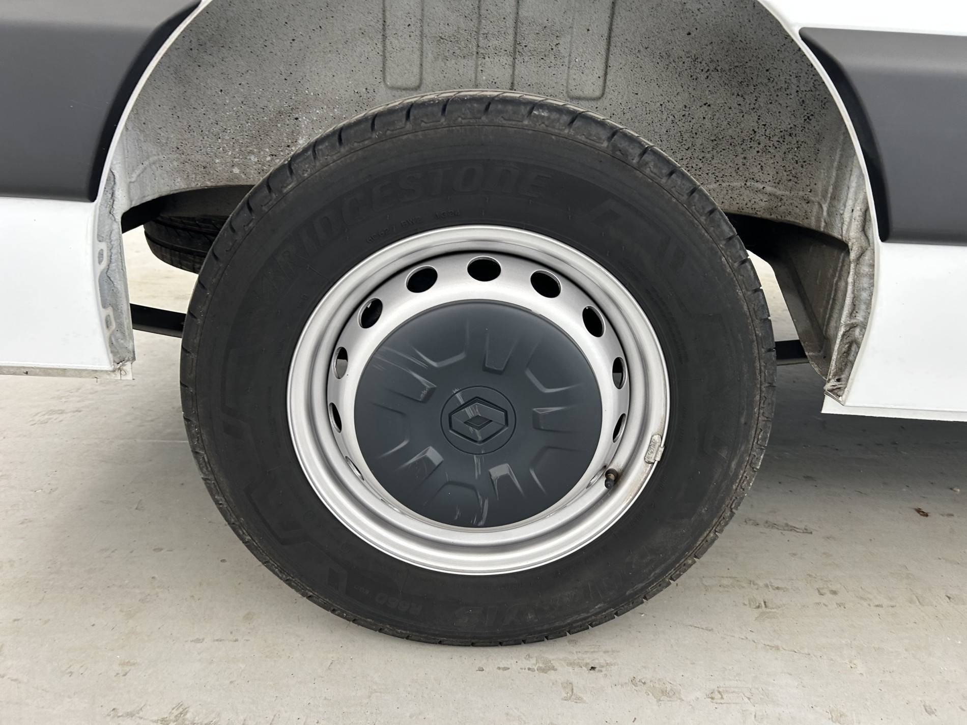 Vente en ligne Renault Master Fourgon MASTER FGN TRAC F3500 L2H2 BLUE DCI 135 au prix de 27 990 €