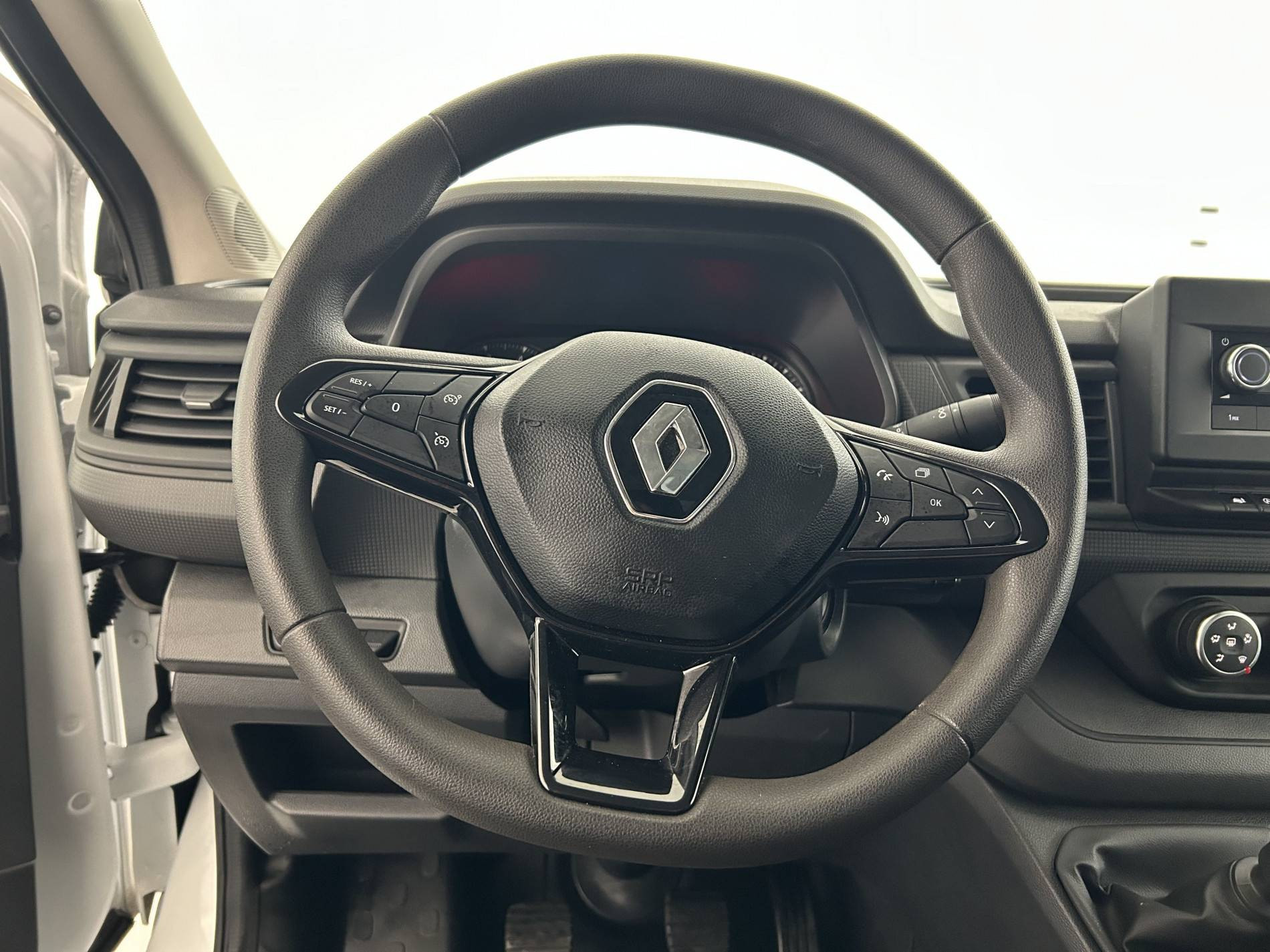 Vente en ligne Renault Trafic 3 Fourgon TRAFIC FGN L1H1 3000 KG BLUE DCI 130 au prix de 23 690 €