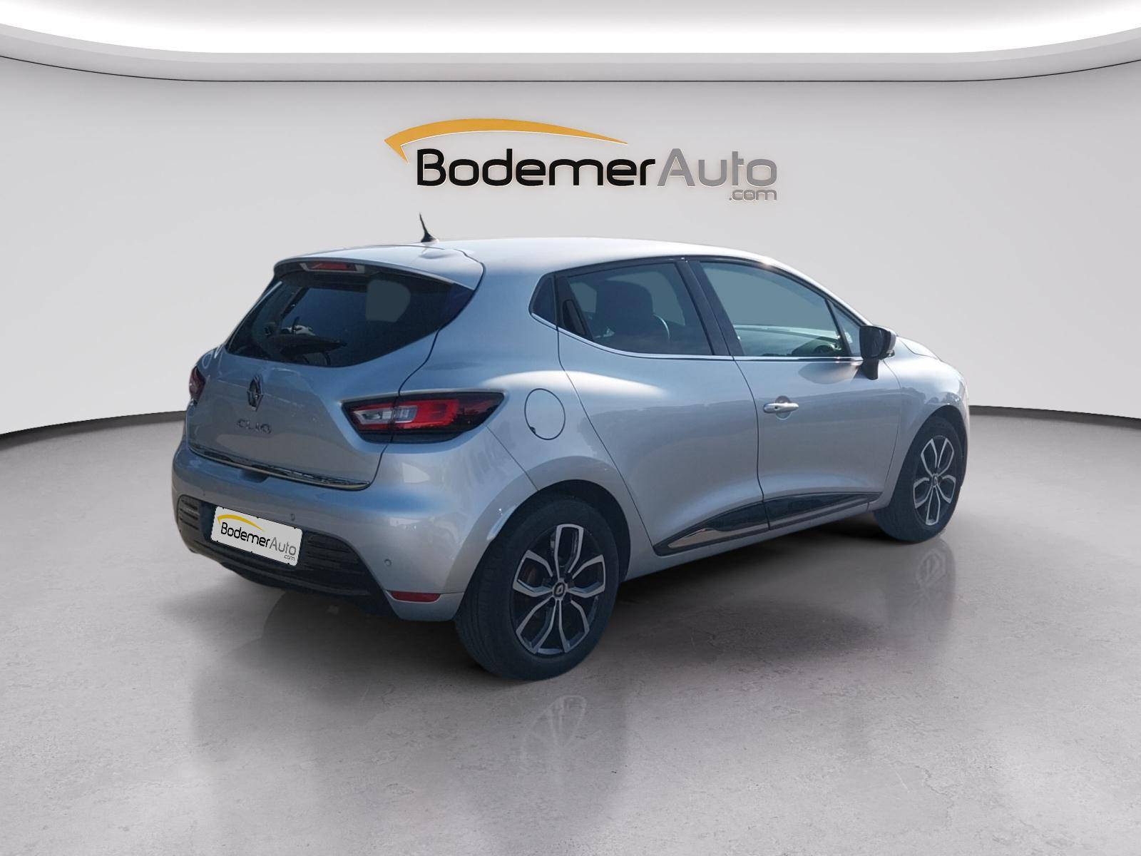Vente en ligne Renault Clio 4 Clio TCe 90 E6C au prix de 10 990 €