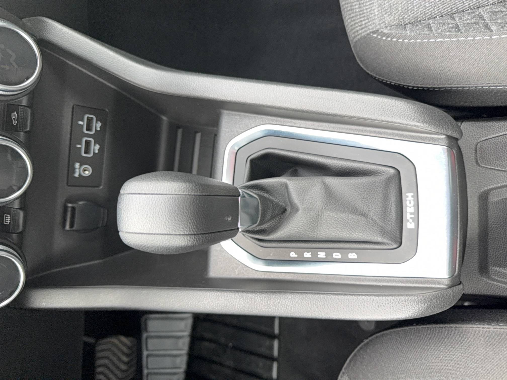Vente en ligne Renault Clio 5 Clio E-Tech 140 - 21N au prix de 13 290 €