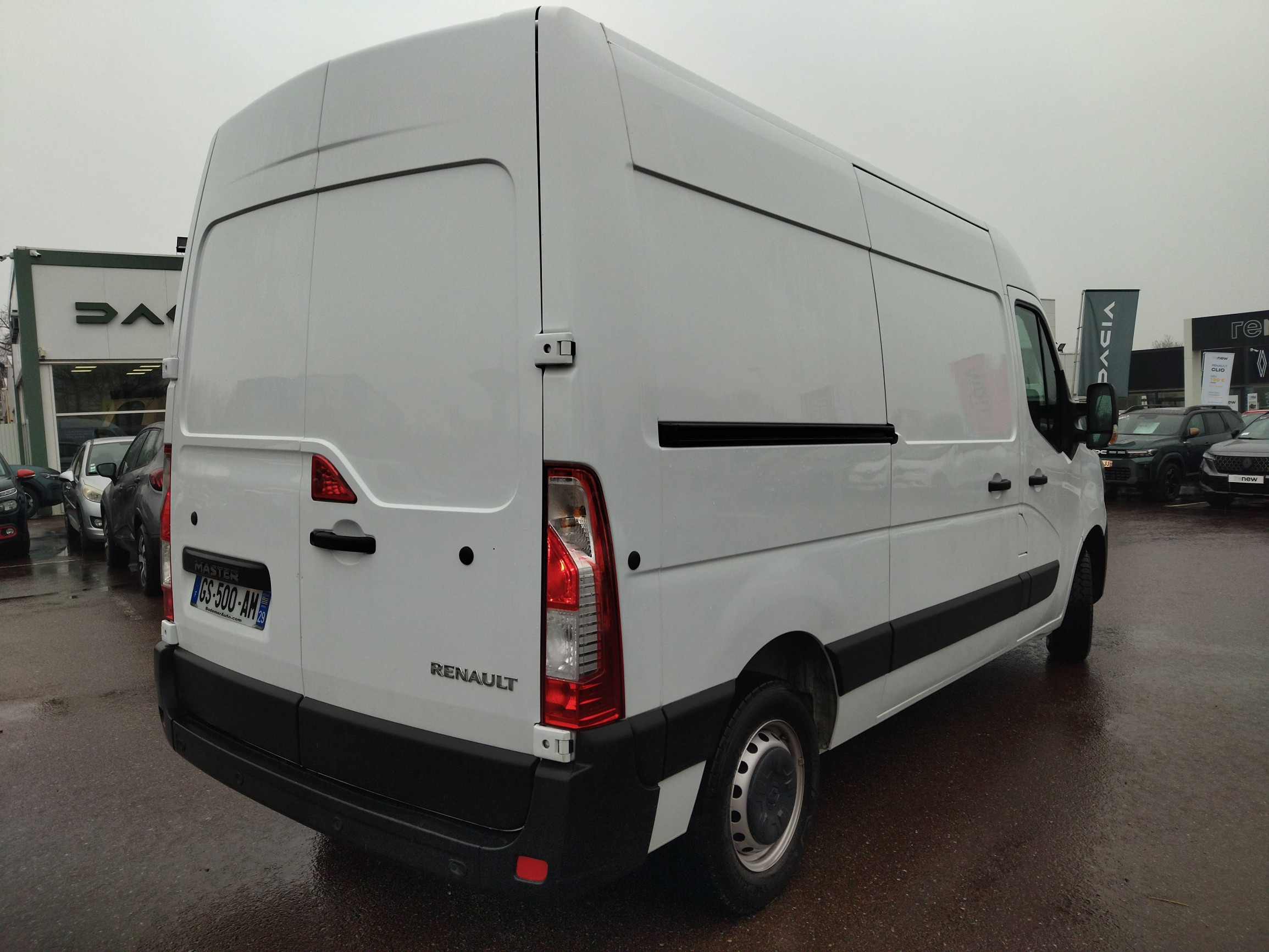 Vente en ligne Renault Master Fourgon MASTER FGN TRAC F3500 L2H2 BLUE DCI 135 au prix de 22 788 €