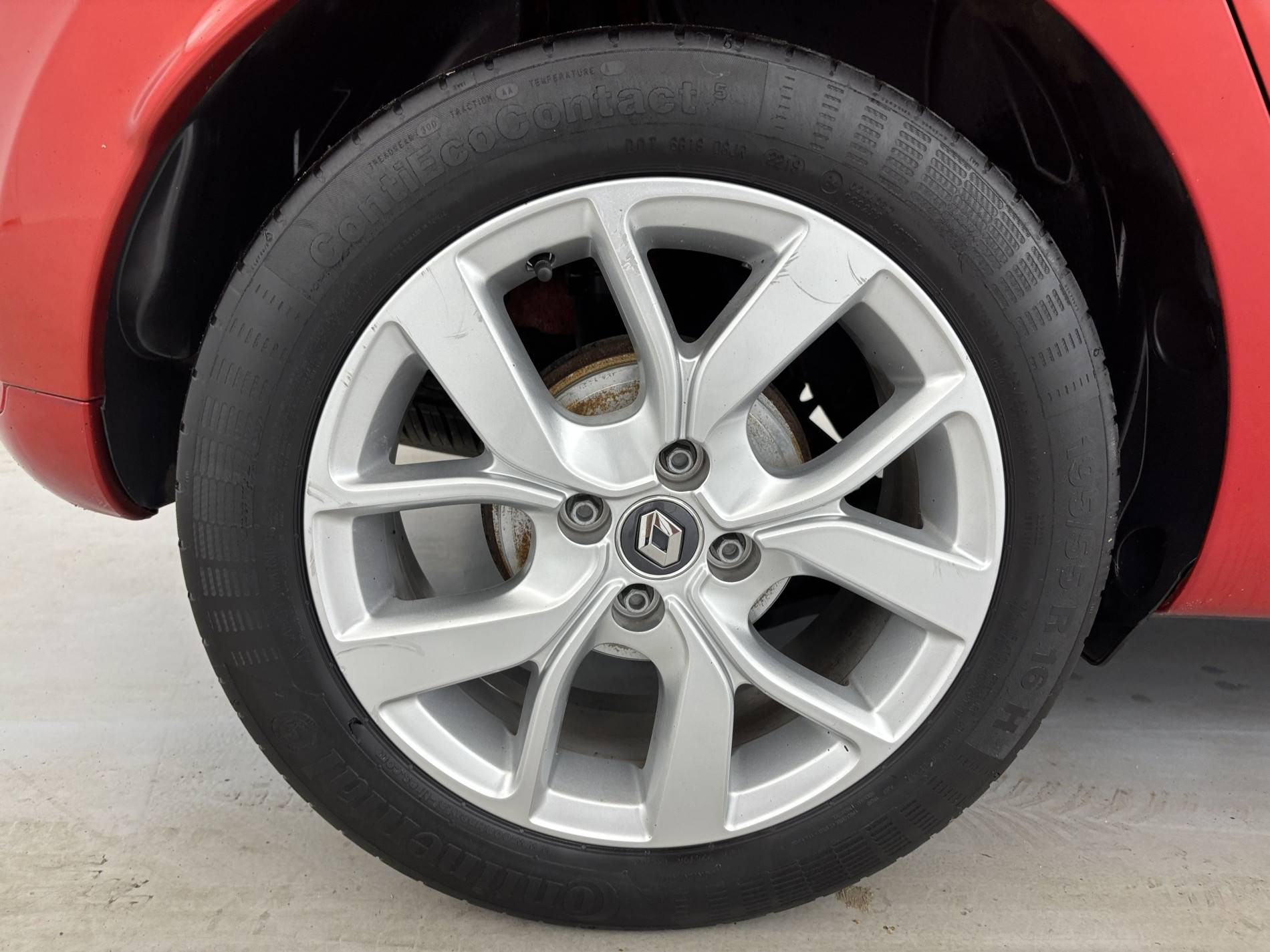 Vente en ligne Renault Clio 4 Clio TCe 90 E6C au prix de 11 790 €