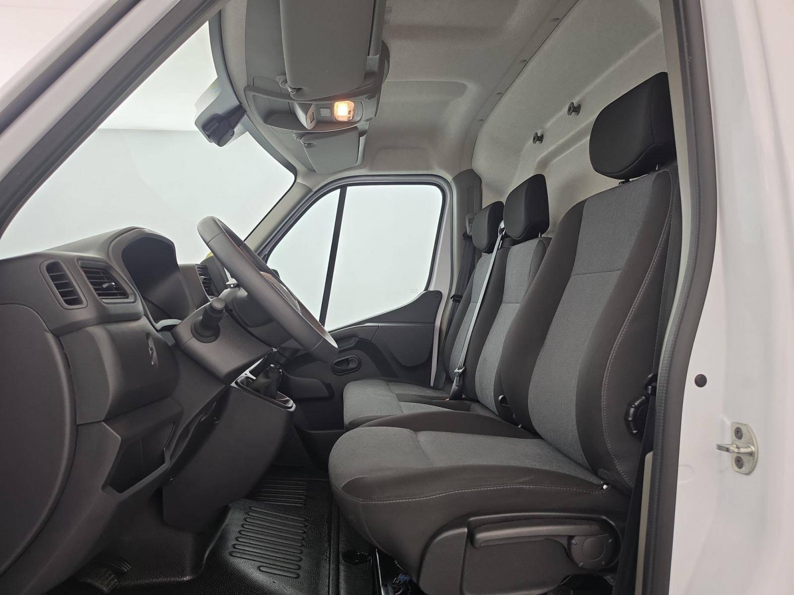 Vente en ligne Renault Master Fourgon MASTER FGN TRAC F3500 L2H2 BLUE DCI 135 au prix de 24 890 €