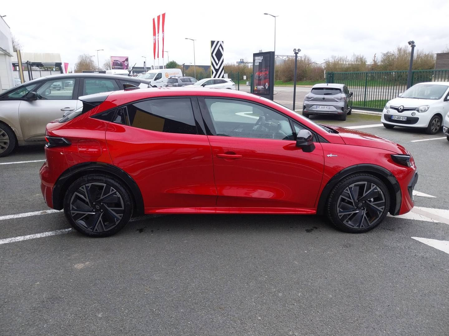 Vente en ligne Renault Clio 6 Clio E-Tech full hybrid 160 ch au prix de 29 790 €