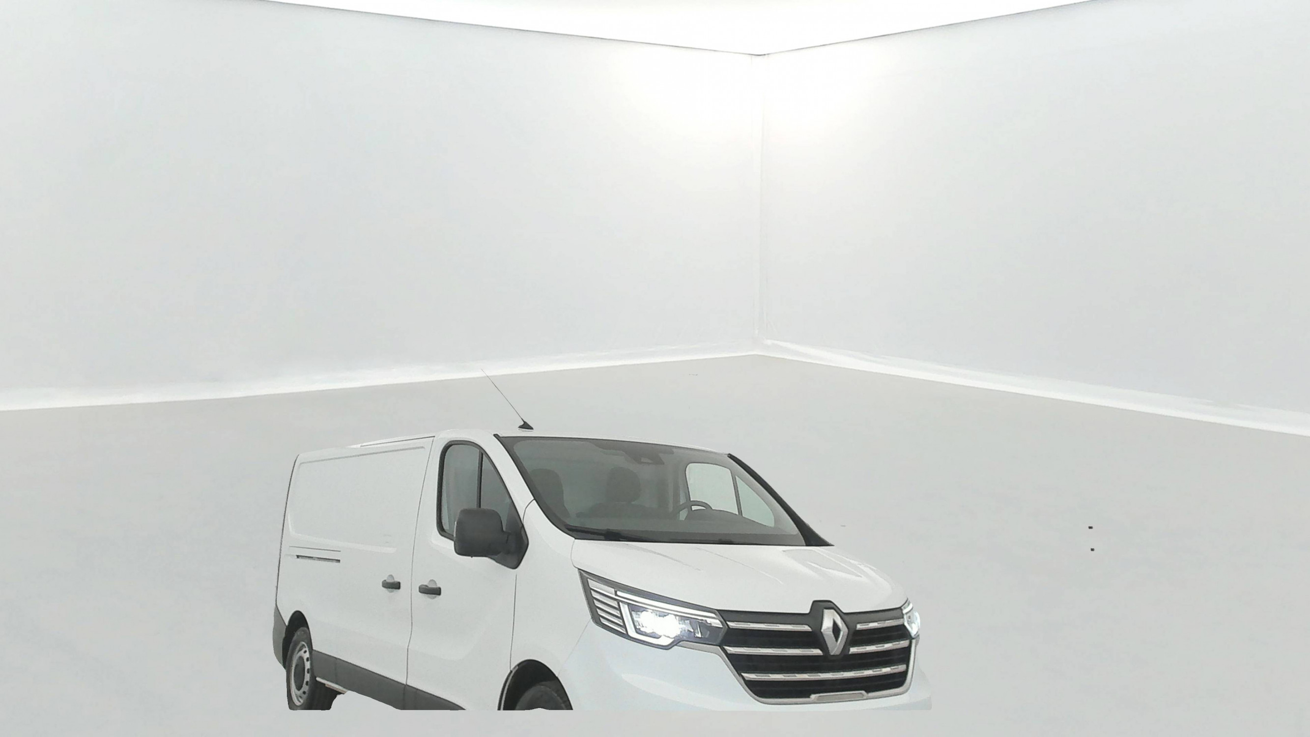Vente en ligne Renault Trafic 3 Fourgon TRAFIC FGN L2H1 3000 KG BLUE DCI 130 au prix de 21 990 €