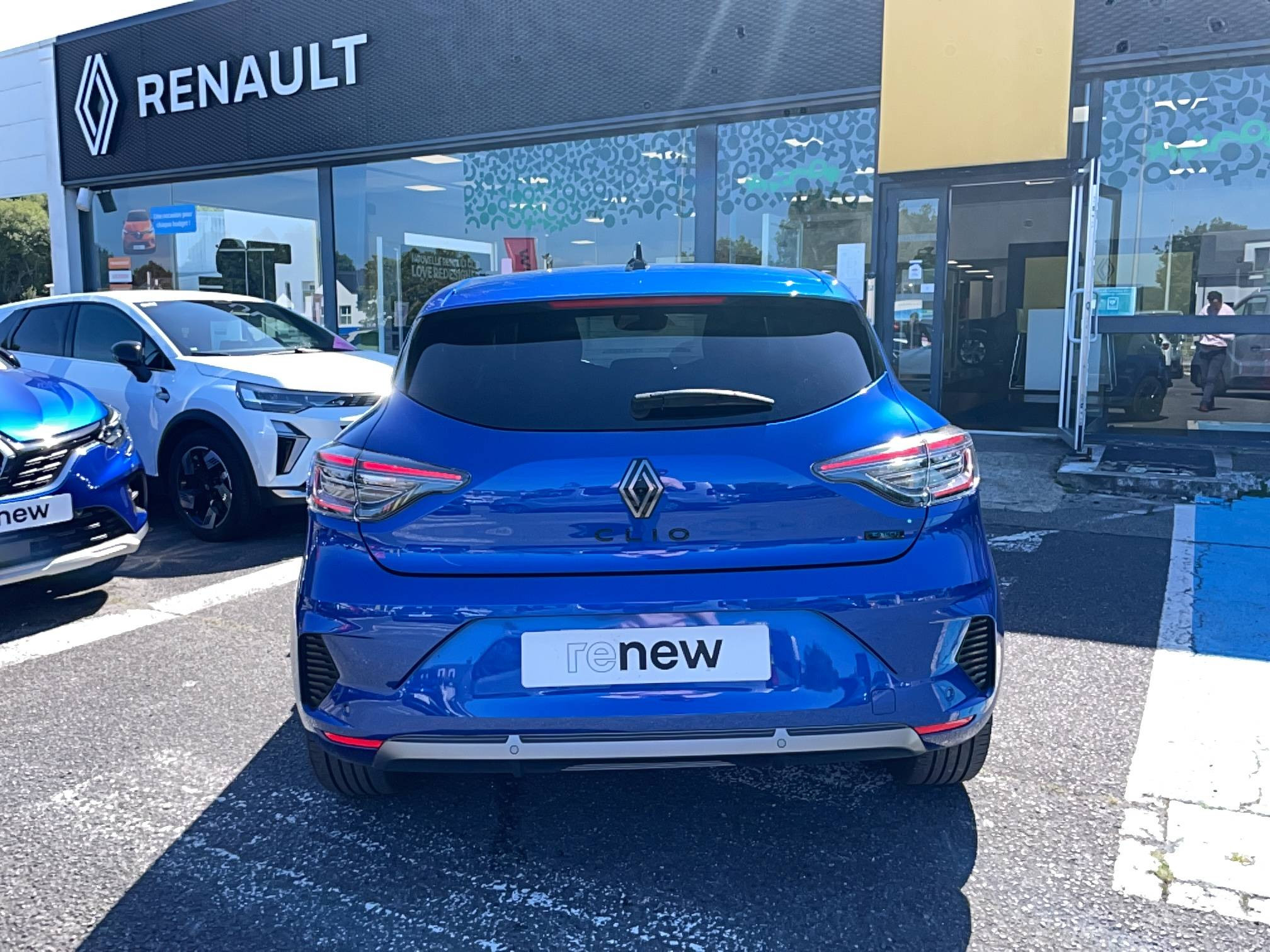 Vente en ligne Renault Clio 5 Clio E-Tech full hybrid 145 au prix de 22 990 €